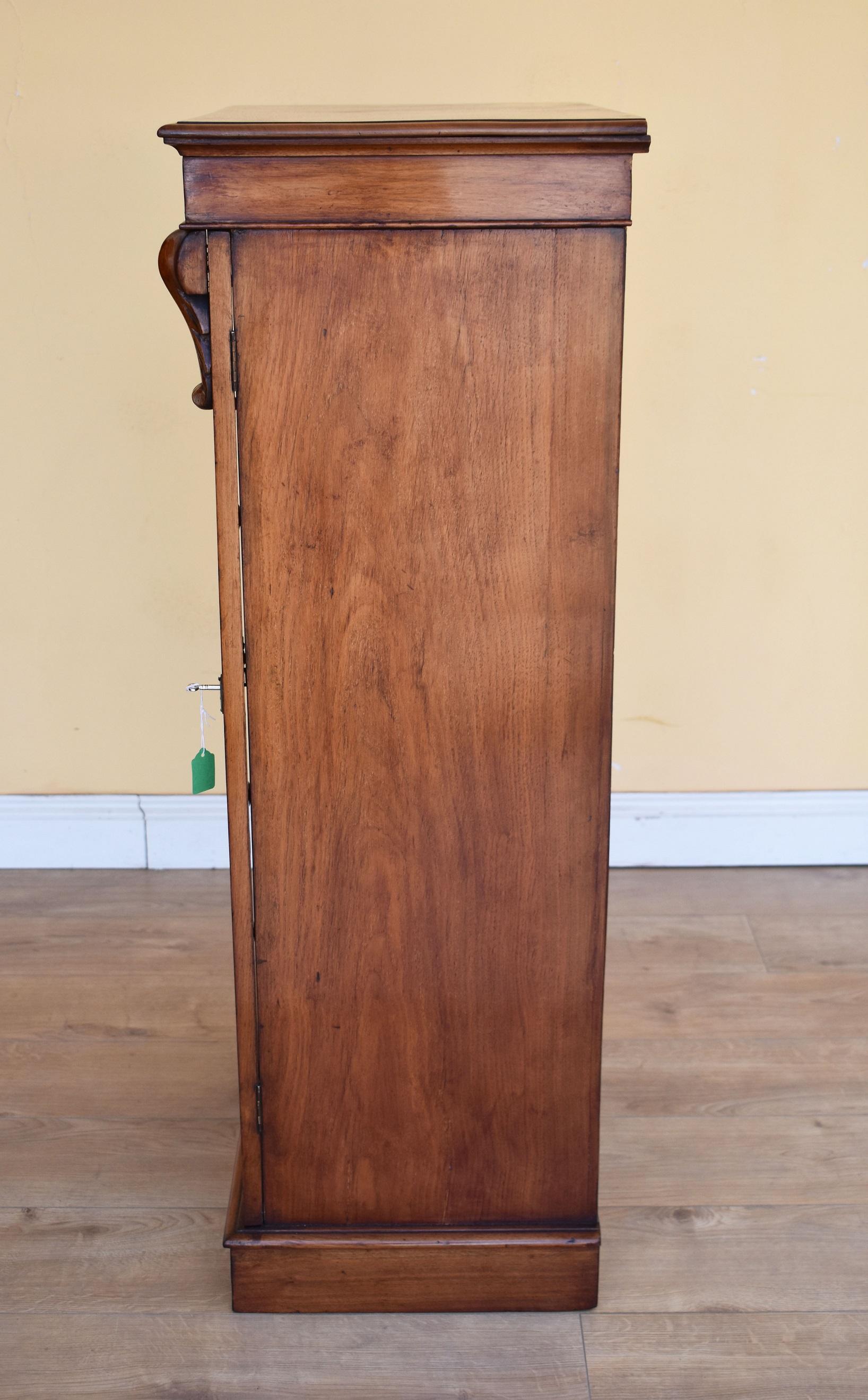 19th Century Victorian Mahogany Secretaire Wellington Chest In Good Condition In Chelmsford, Essex