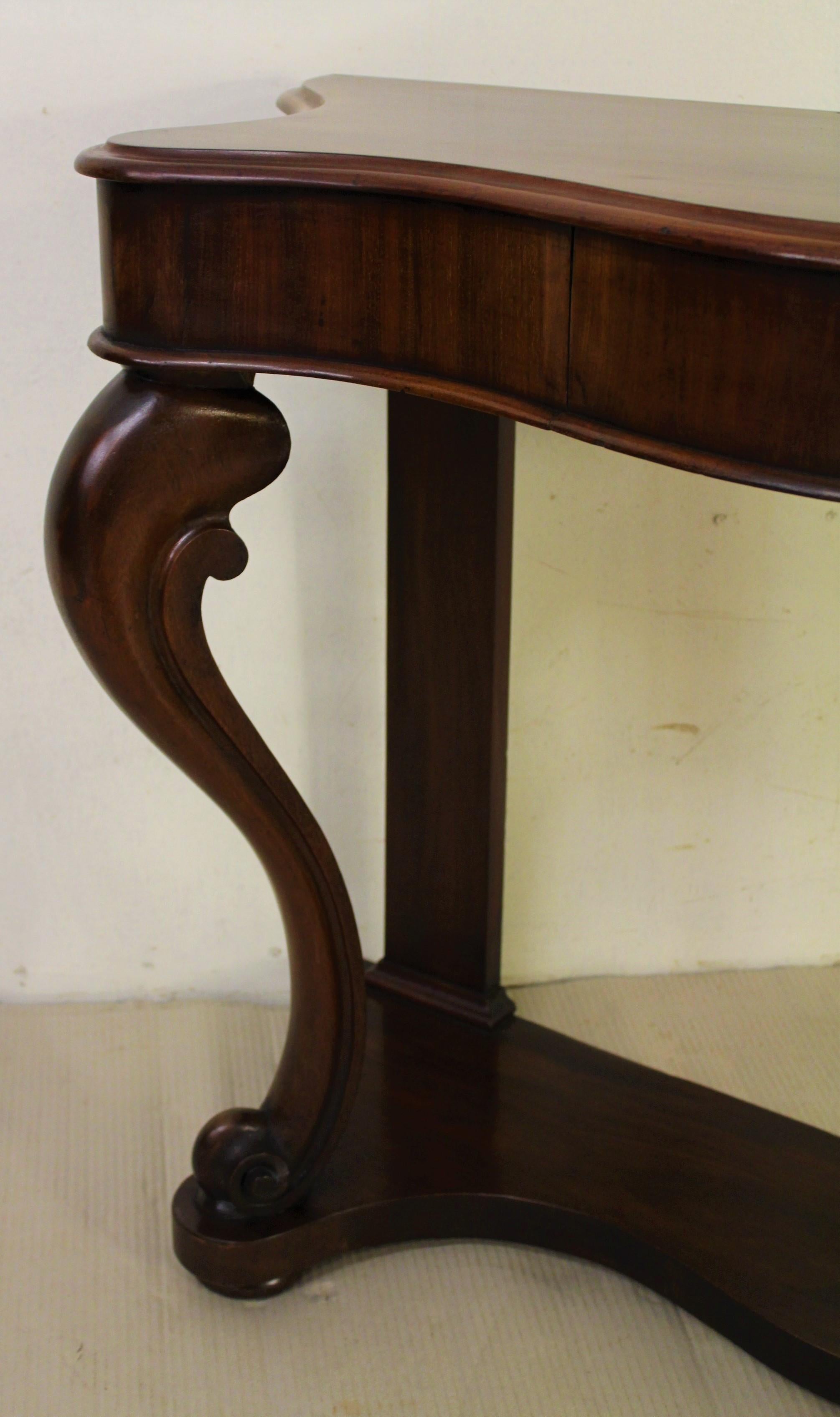 19th Century Victorian Mahogany Serpentine Fronted Console Table 6