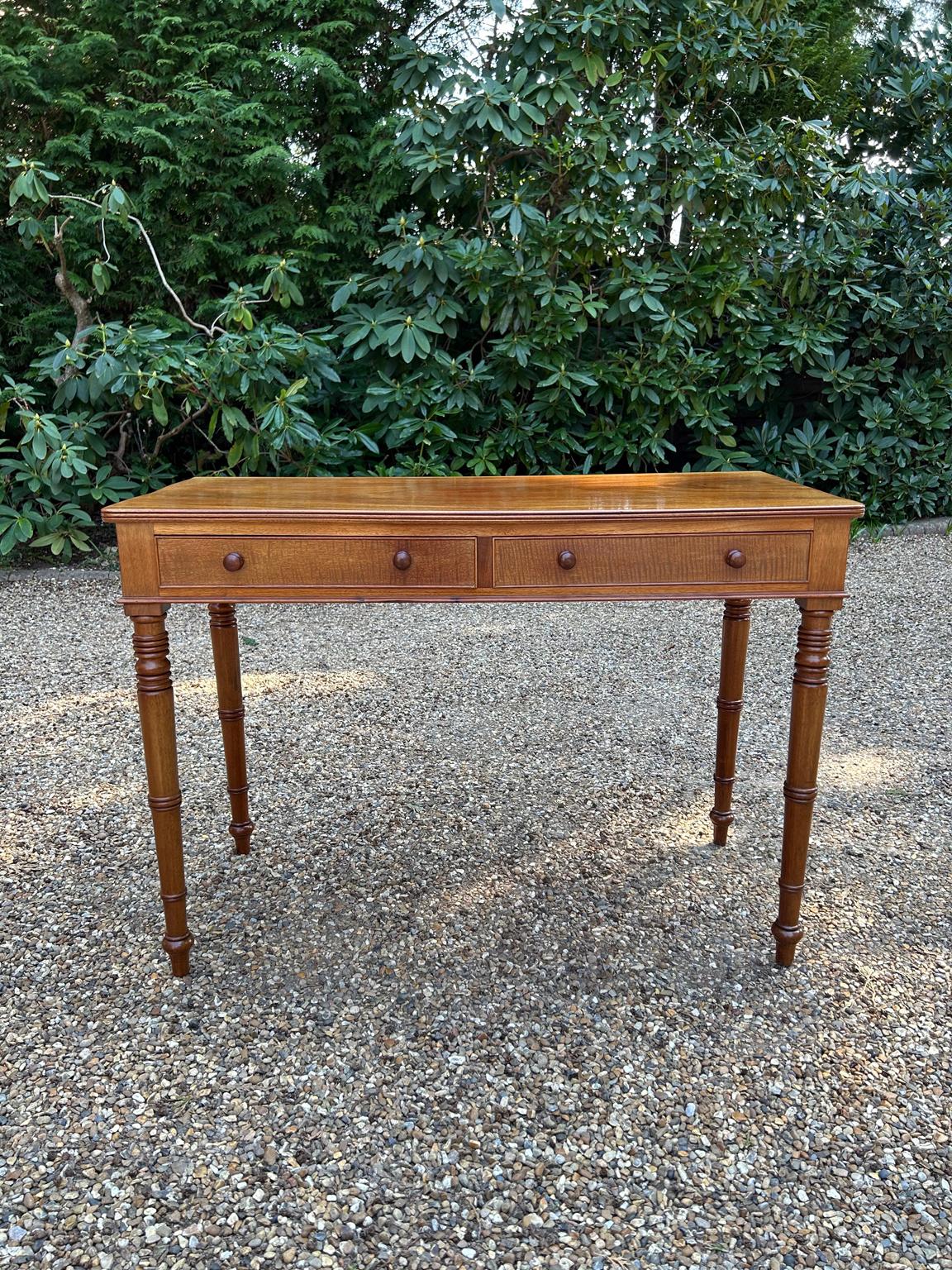 19th Century Victorian Mahogany Side Table For Sale 2