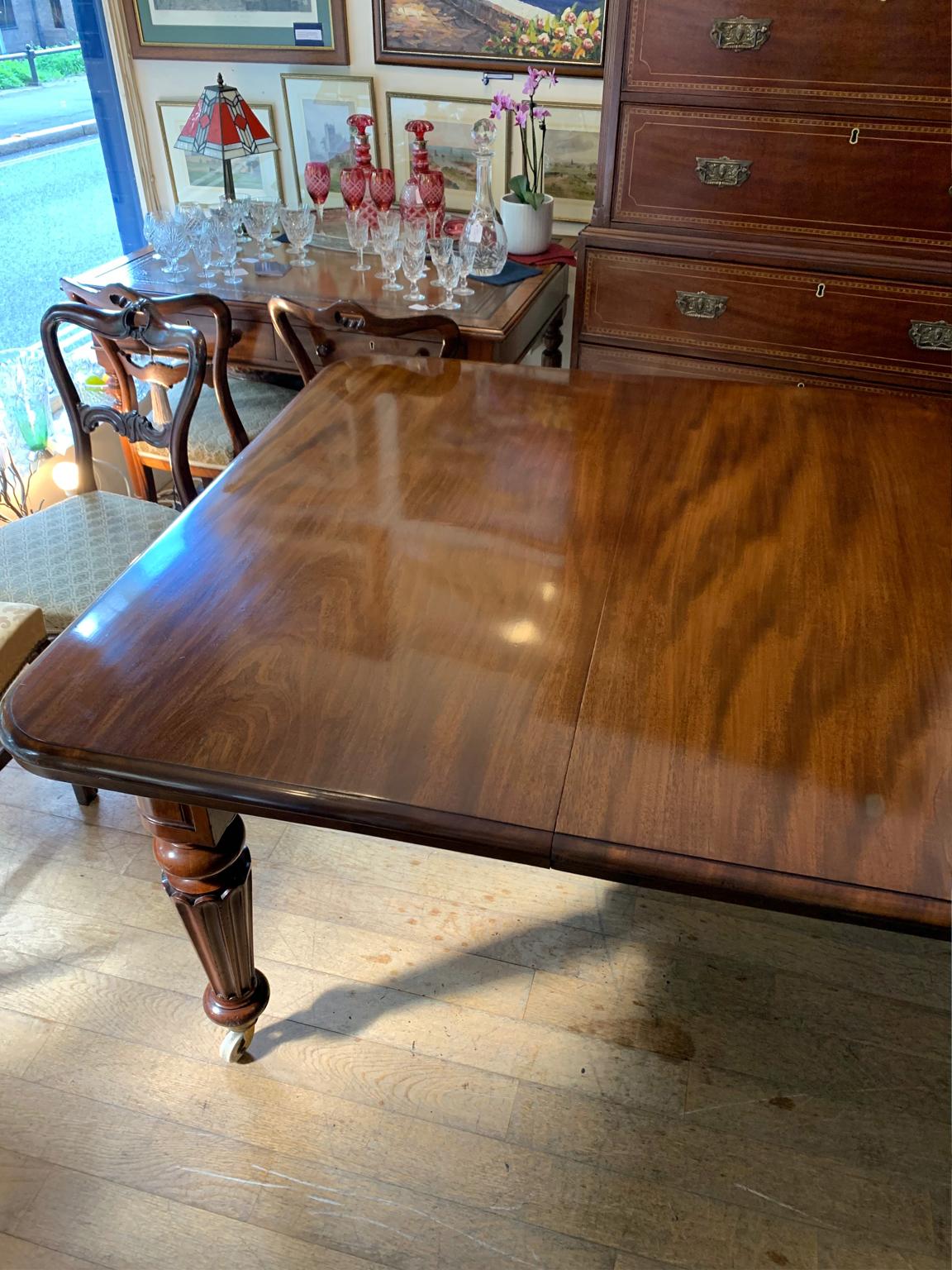 19th Century Victorian Mahogany Windout Dining Table 2