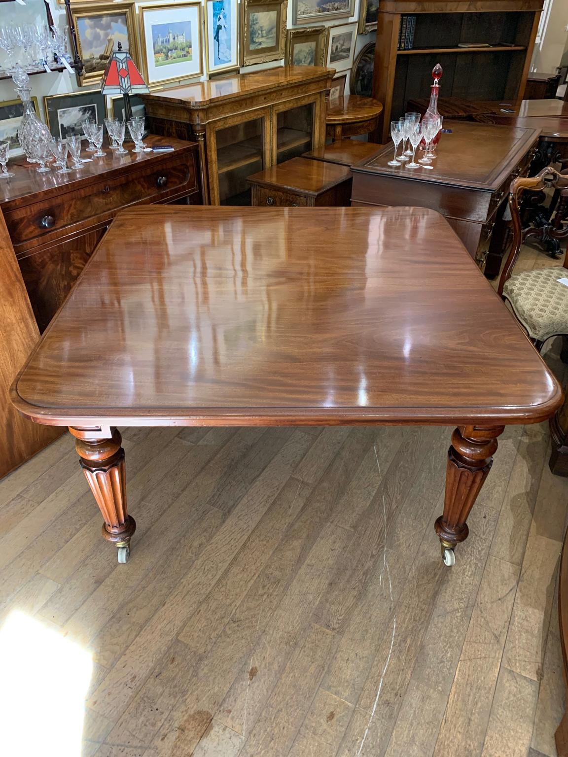 19th Century Victorian Mahogany Windout Dining Table 4