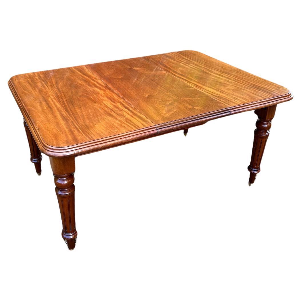 19th Century Victorian Mahogany Windout Dining Table For Sale