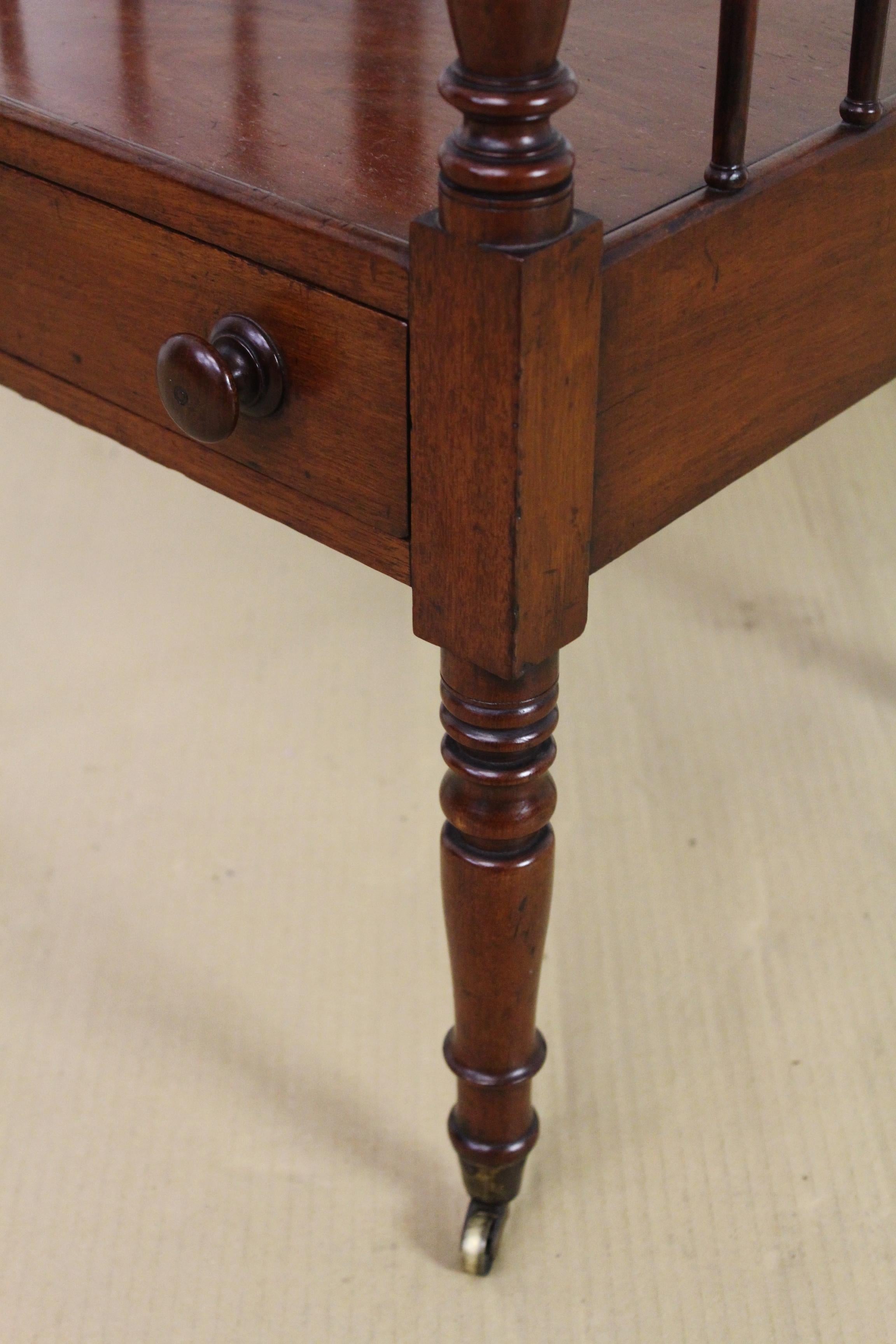 19th Century Victorian Mahogany Wot Not In Good Condition In Poling, West Sussex