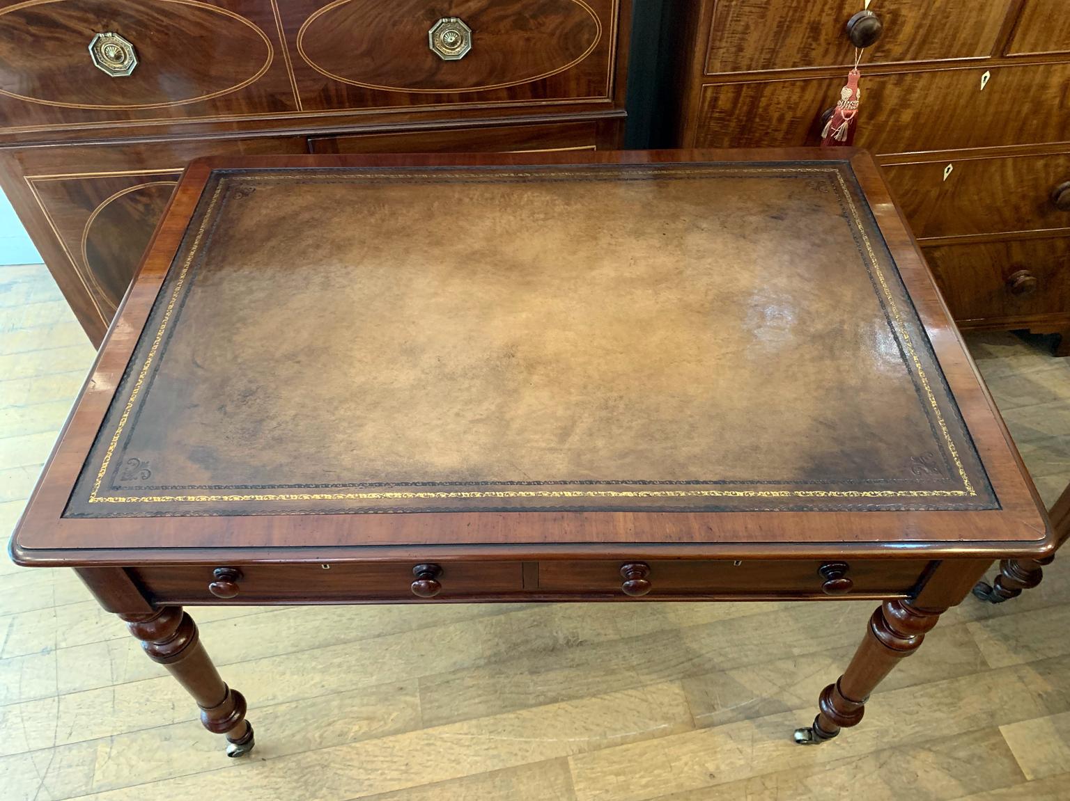 19th Century Victorian Mahogany Writing Table In Excellent Condition In Richmond, Surrey