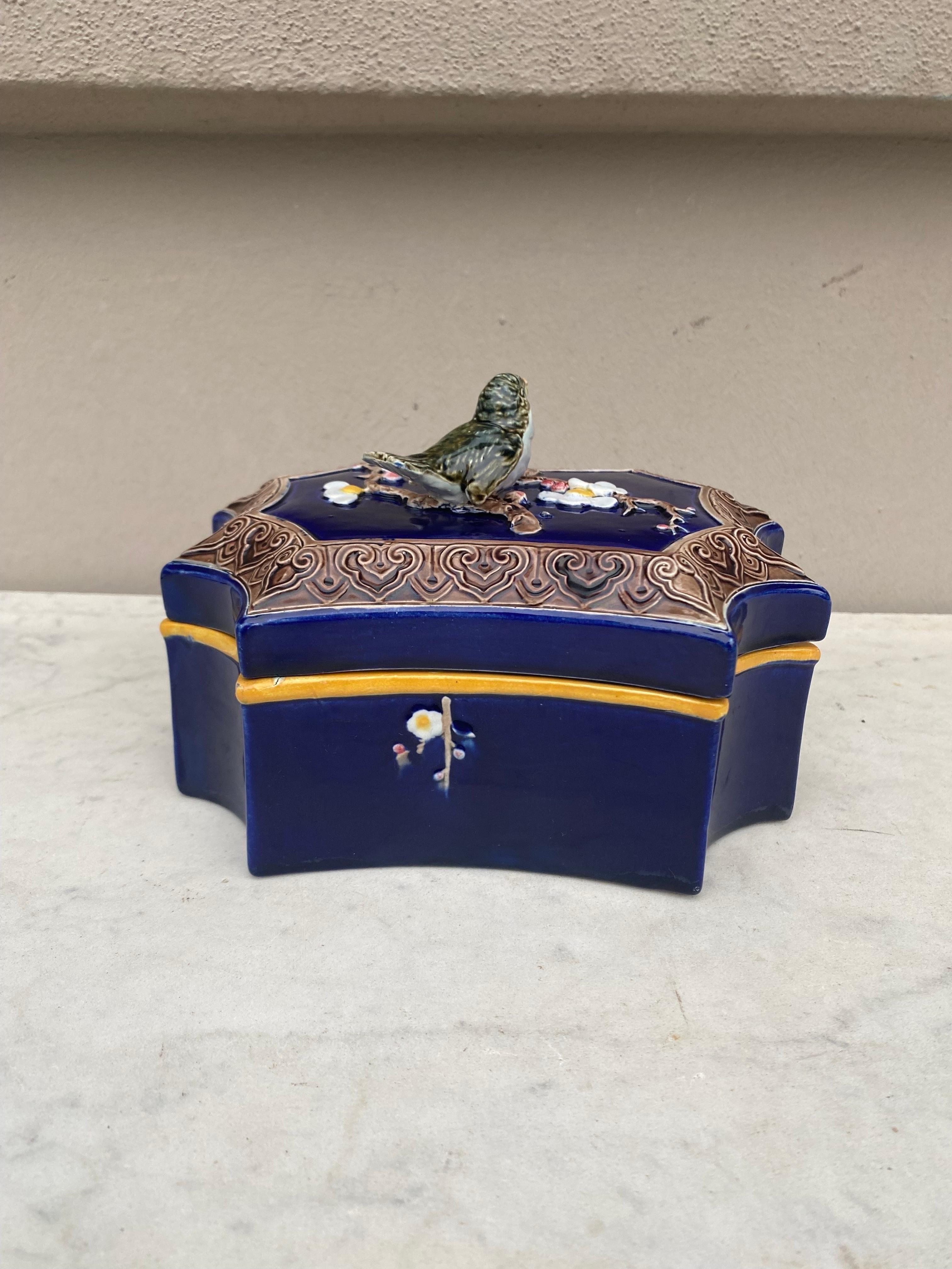 Late 19th Century 19th Century Victorian Majolica Bird Box Joseph Holdcroft For Sale