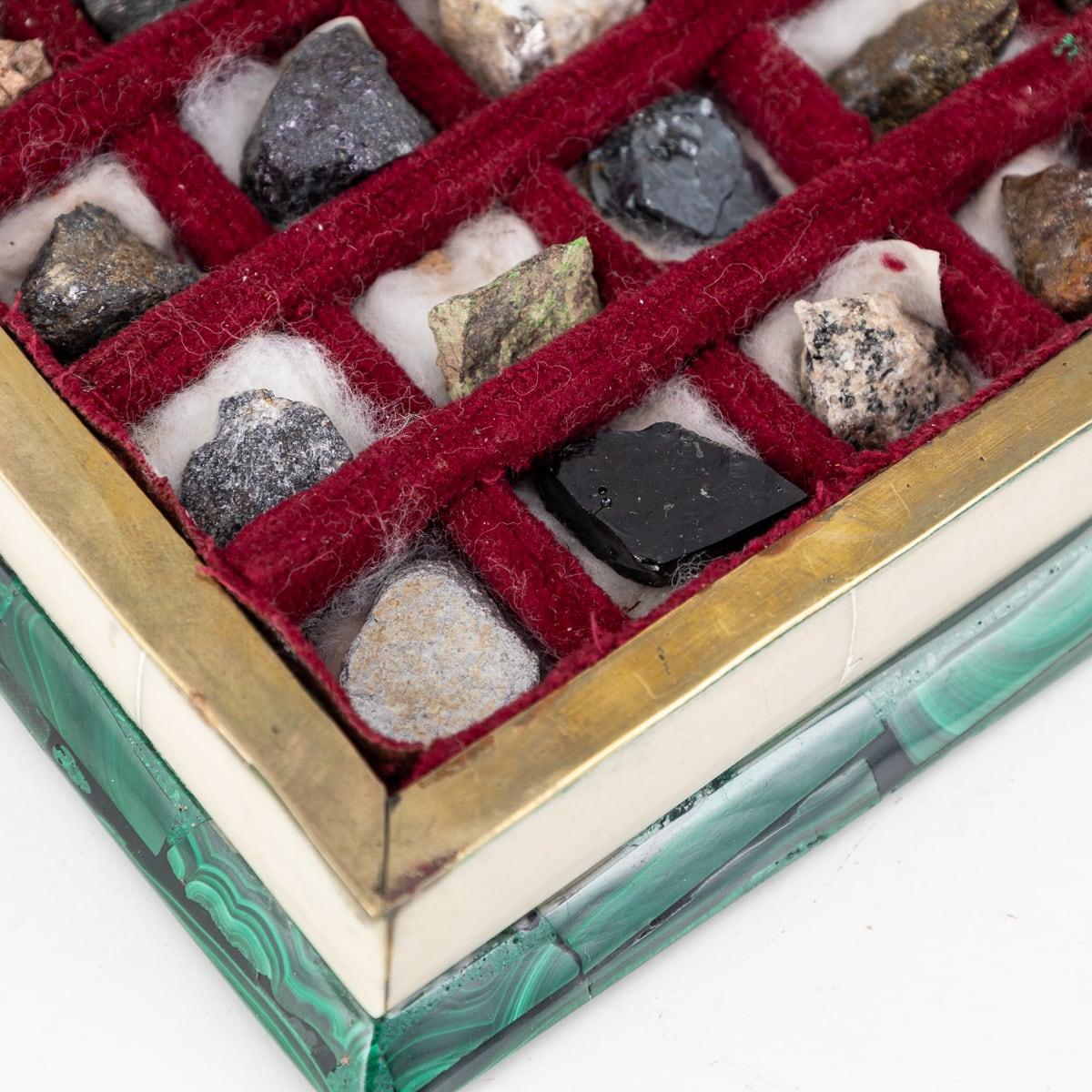 Boîte victorienne du 19ème siècle avec échantillons de minéraux naturels de malachite, vers 1880 en vente 9