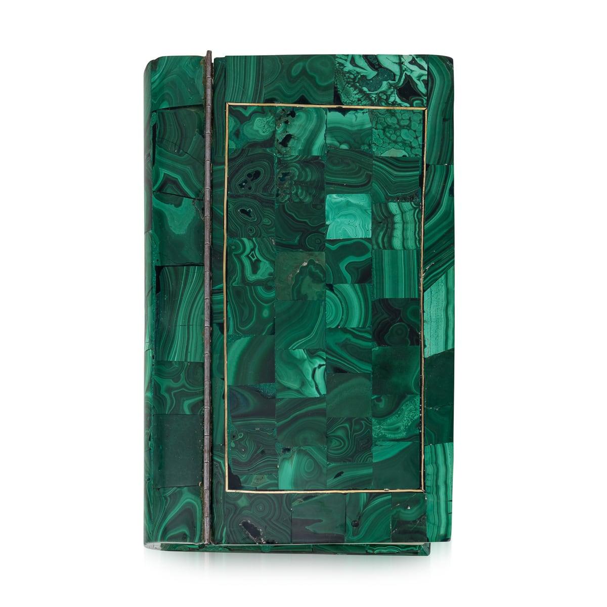 Autre Boîte victorienne du 19ème siècle avec échantillons de minéraux naturels de malachite, vers 1880 en vente