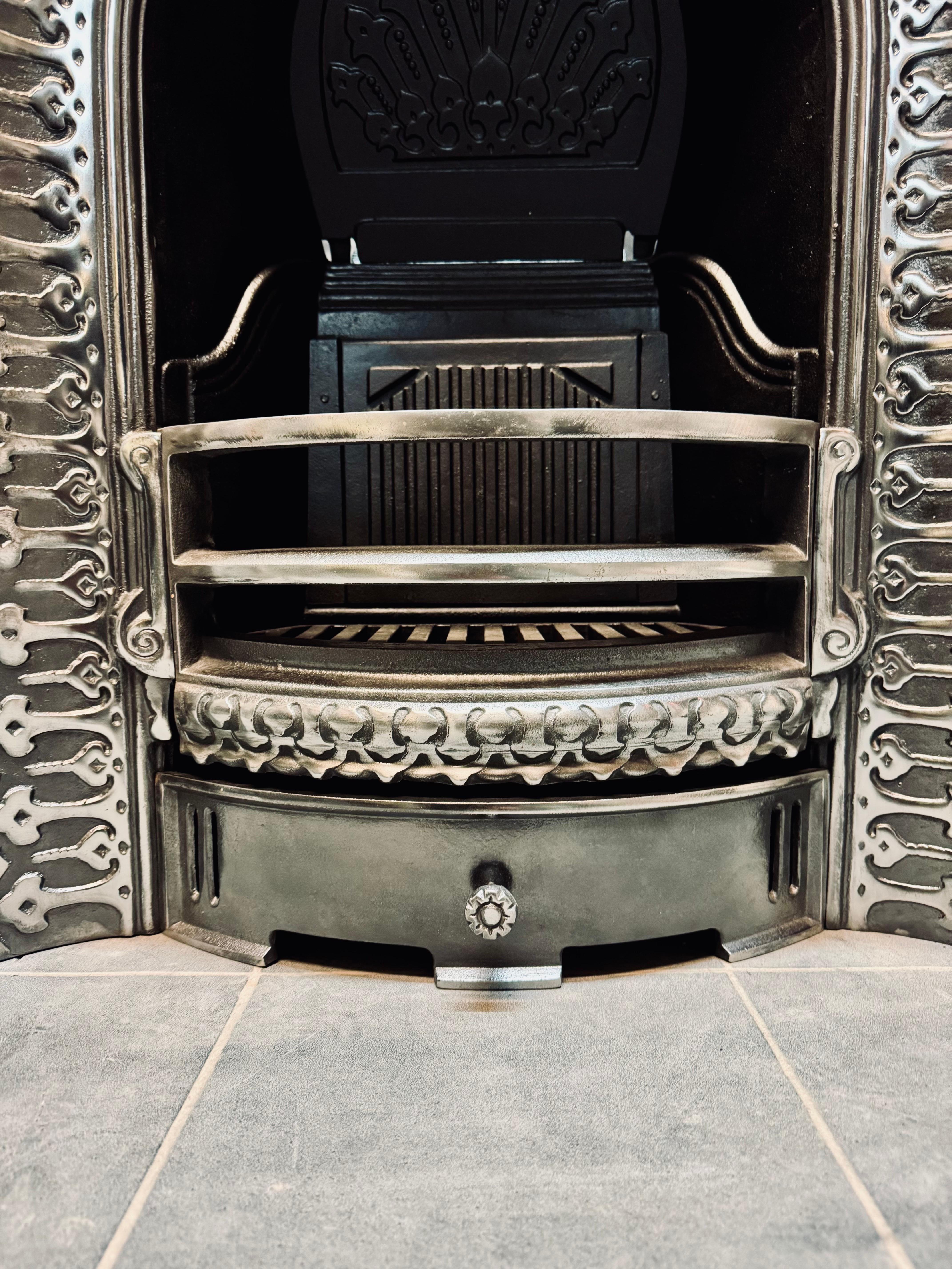 19th Century Victorian Manner Arched Cast Iron Fireplace Insert. For Sale 2