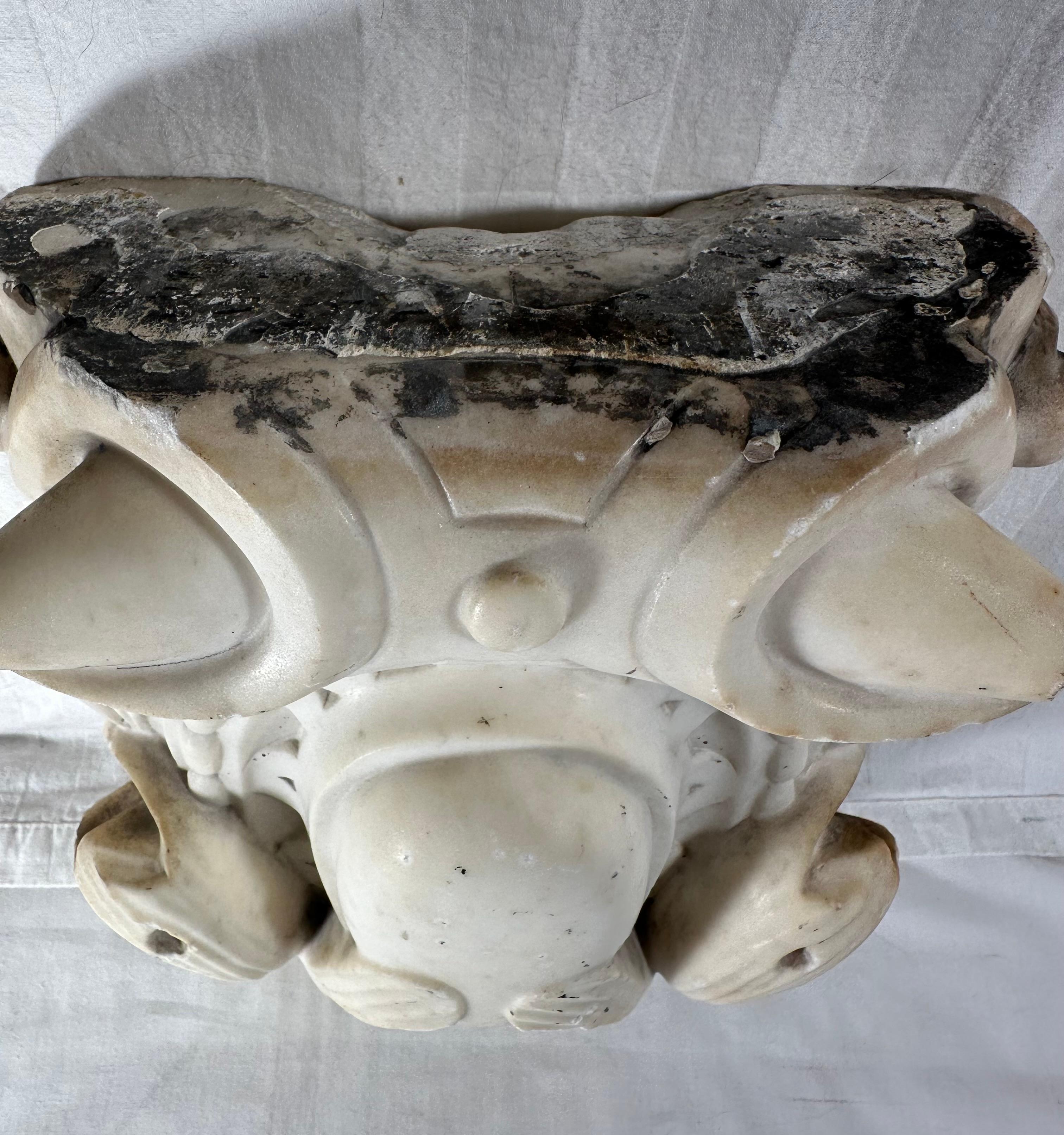 19th Century Victorian Marble Fireplace Mantle Keystone For Sale 2