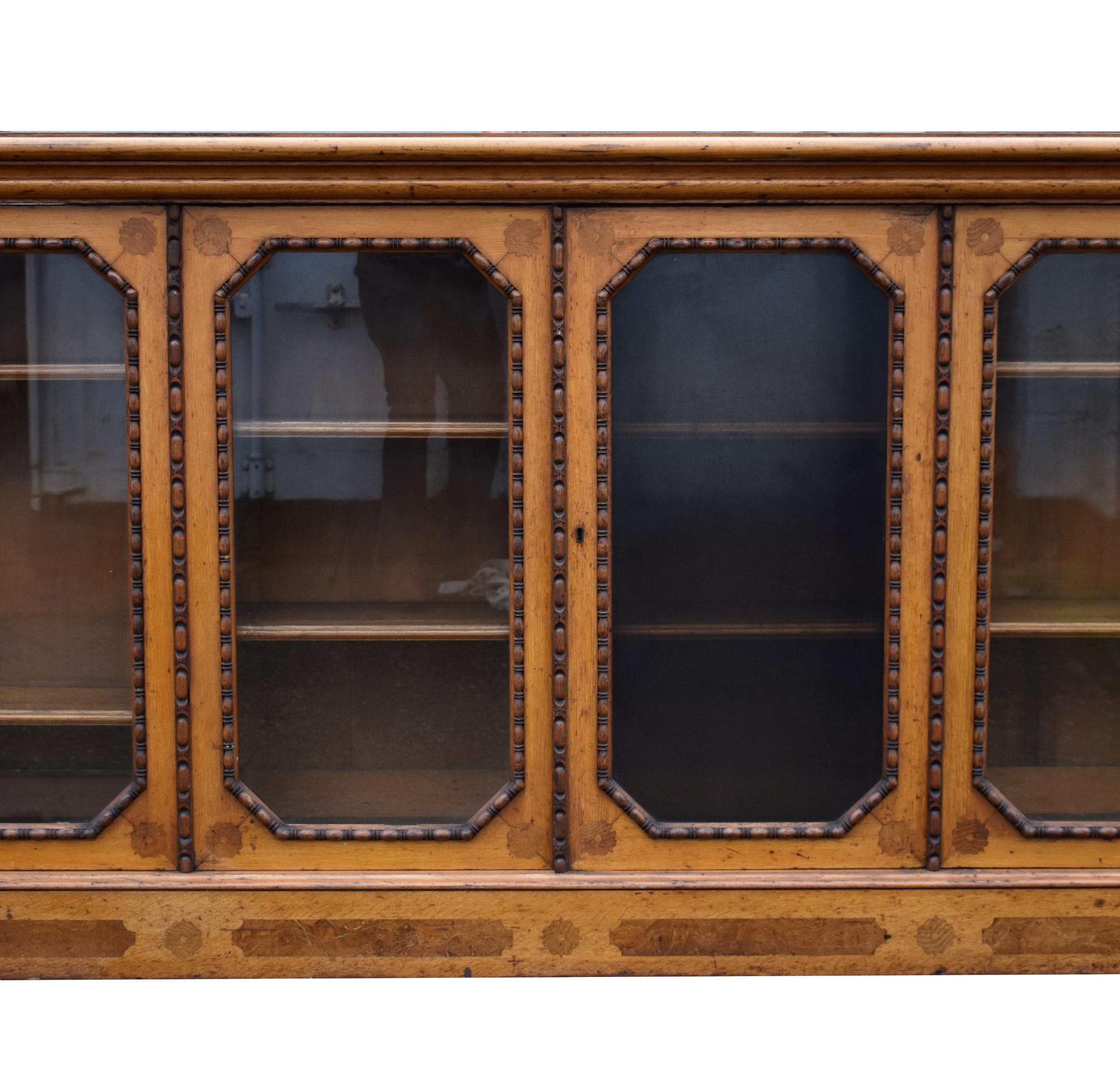 19th Century Victorian Oak and Walnut Bookcase In Good Condition In Chelmsford, Essex