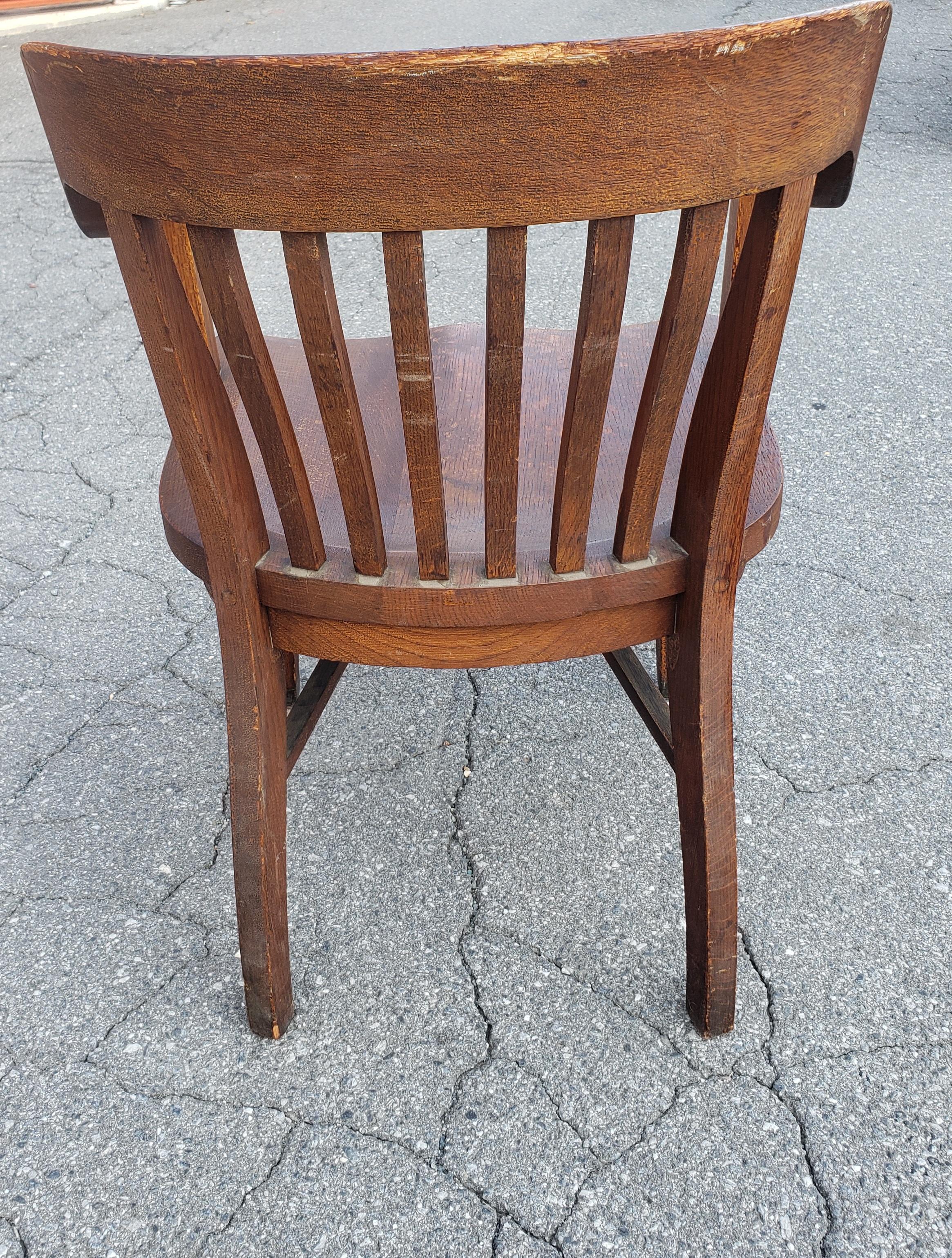 19th Century Victorian Oak Bankers Desk Chair  In Good Condition For Sale In Germantown, MD