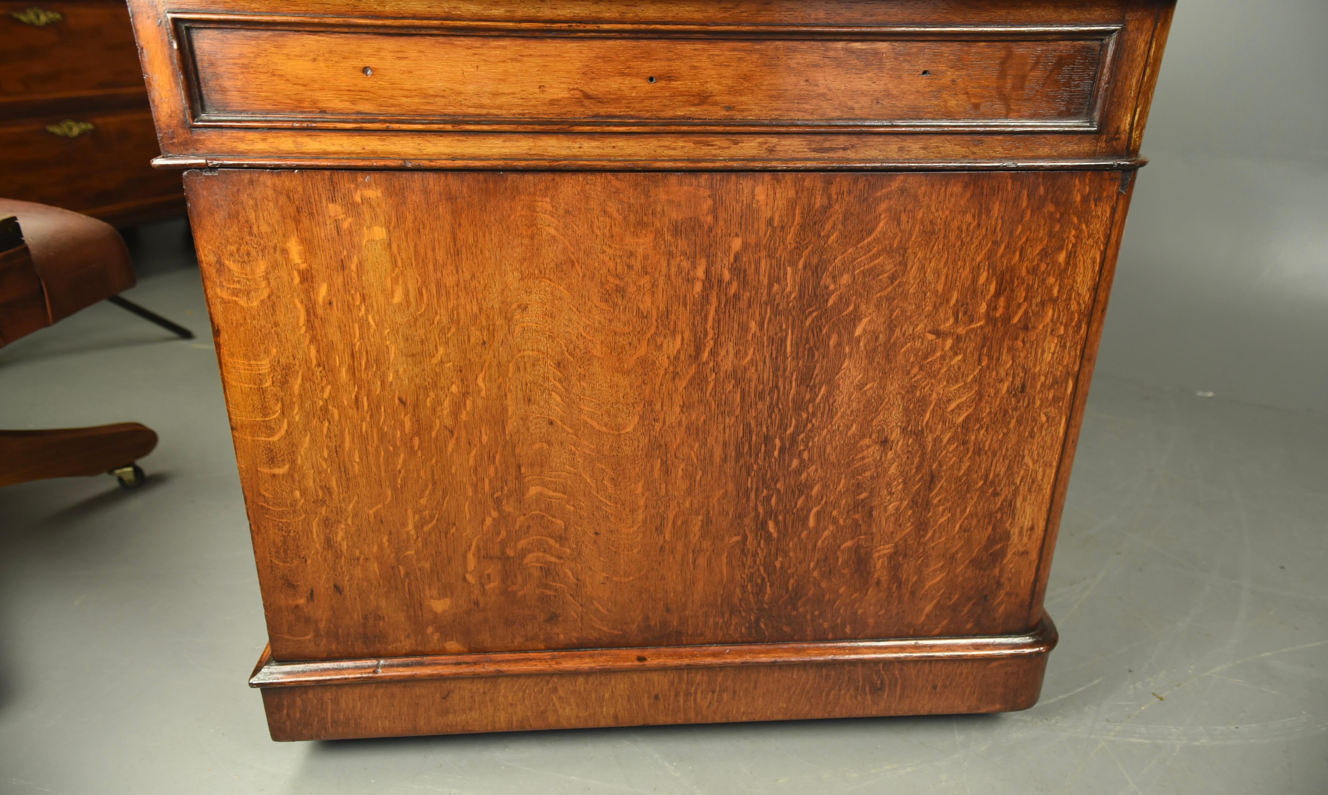 19th century Victorian oak pedestal desk 3