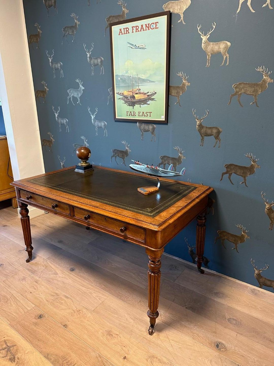 19th Century Victorian oak writing table For Sale 2