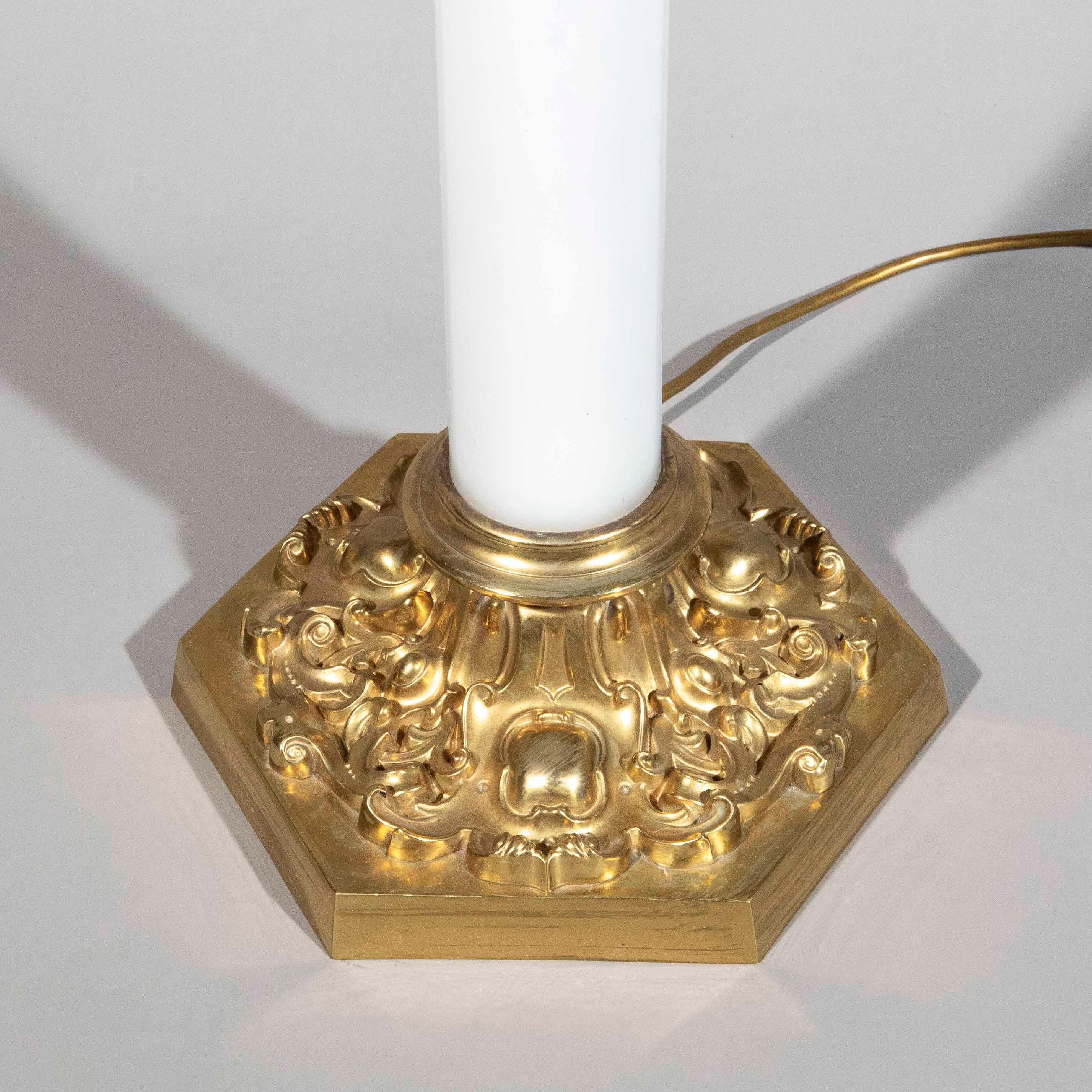 Britannico Grande lampada da tavolo in vetro opalino del XIX secolo in vendita