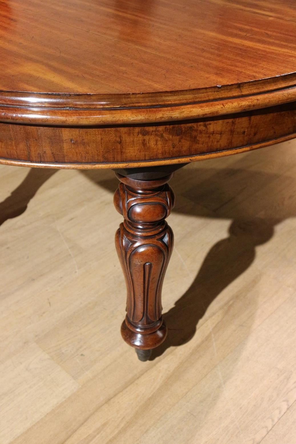 British 19th Century Victorian Oval Dining Table