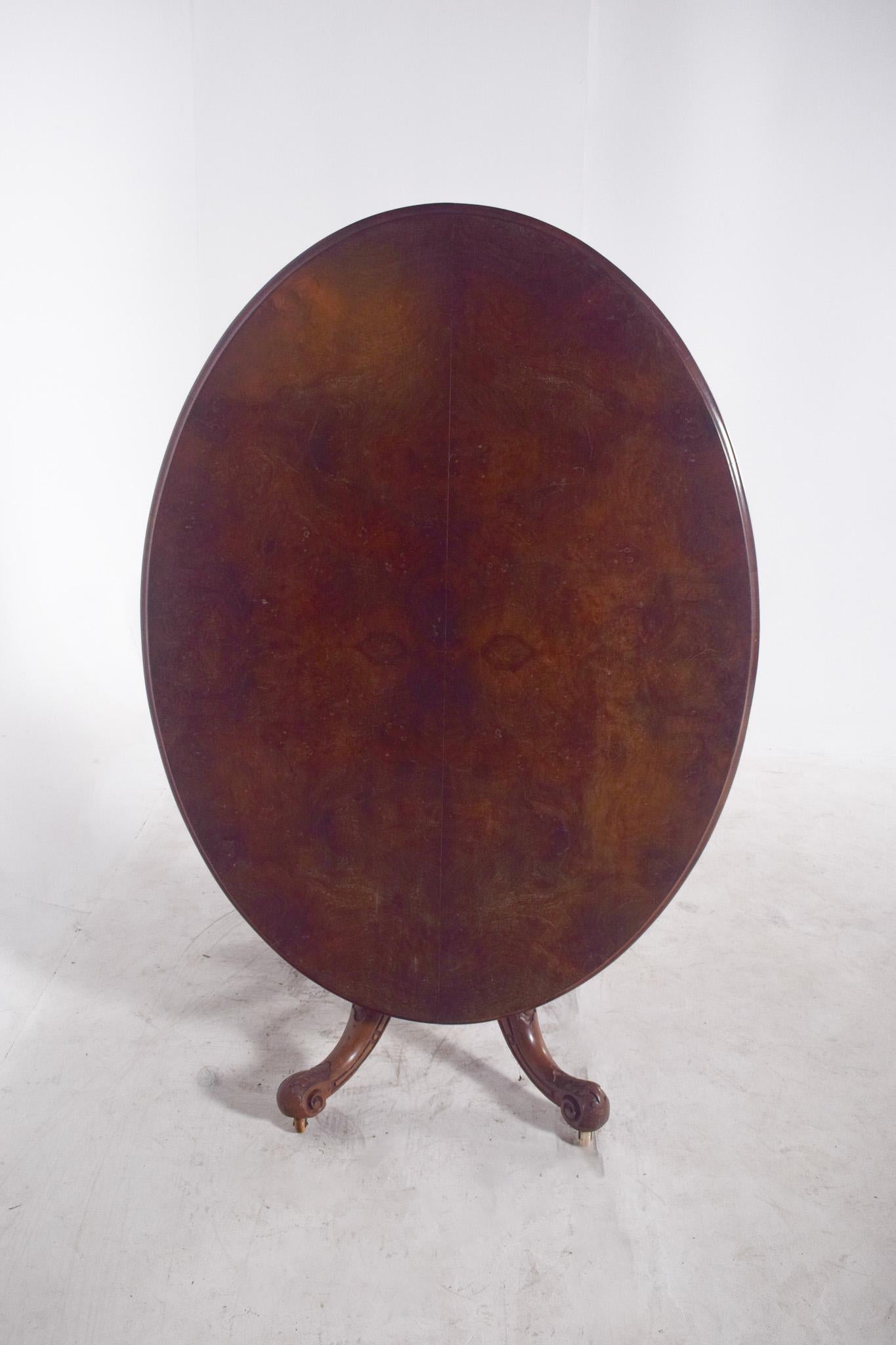 Mesa Victoriana Ovalada de Nogal del Siglo XIX con Tapa Basculante en venta 5