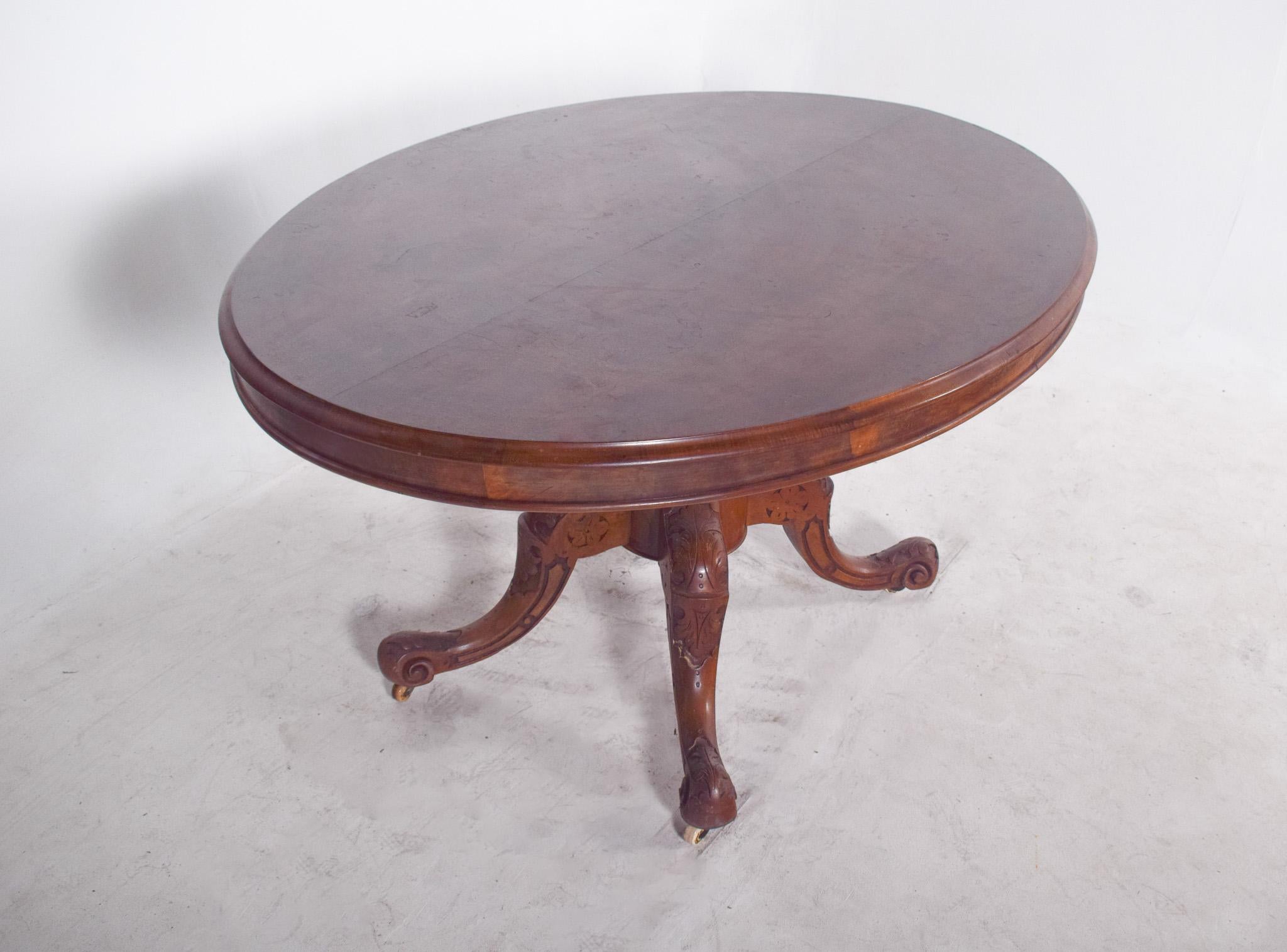 Mesa Victoriana Ovalada de Nogal del Siglo XIX con Tapa Basculante en Bueno estado para la venta en Lisboa, Lisboa