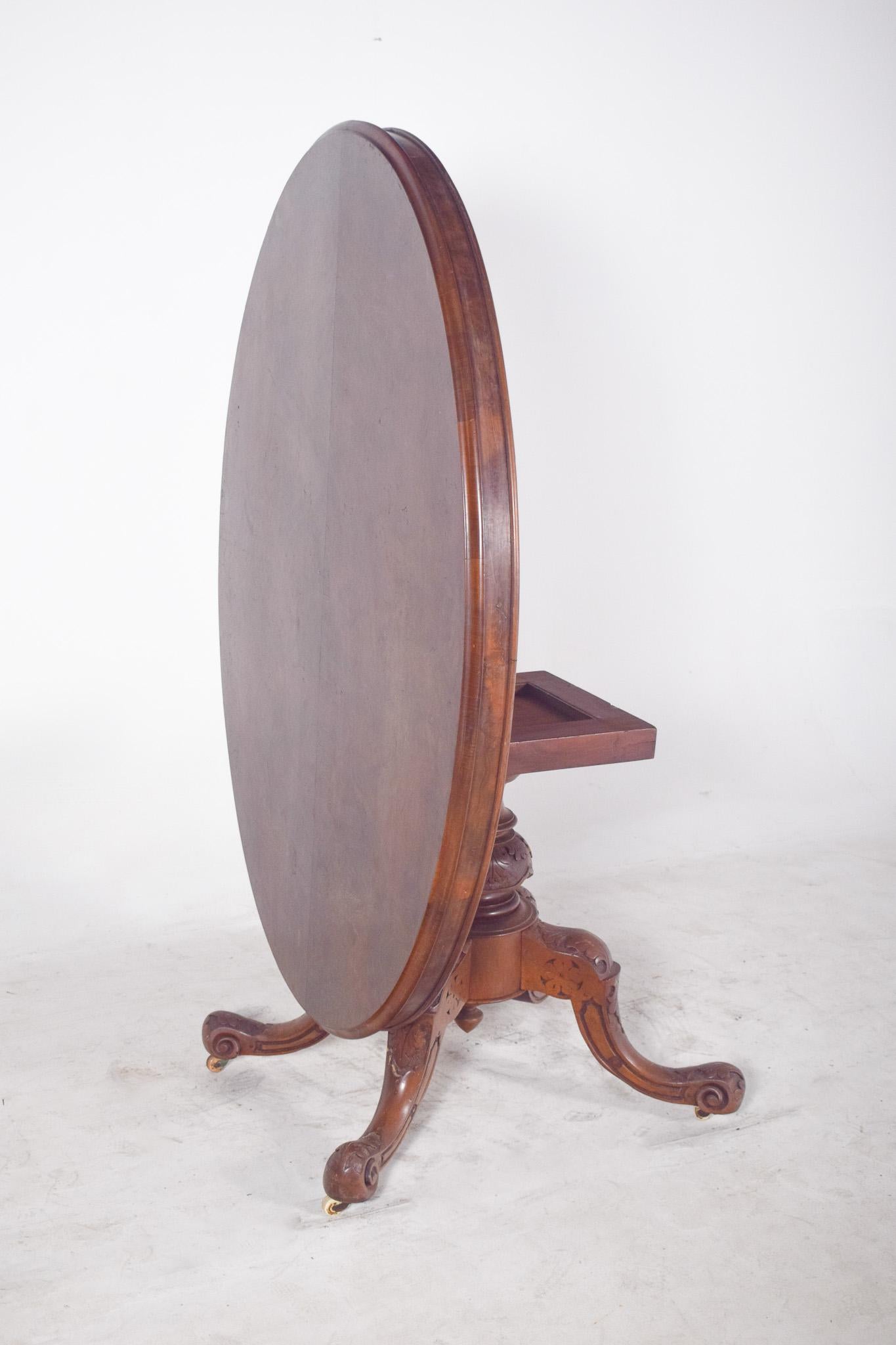 Mesa Victoriana Ovalada de Nogal del Siglo XIX con Tapa Basculante en venta 3