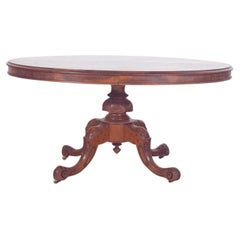 Table ovale victorienne en noyer du 19e siècle à plateau basculant