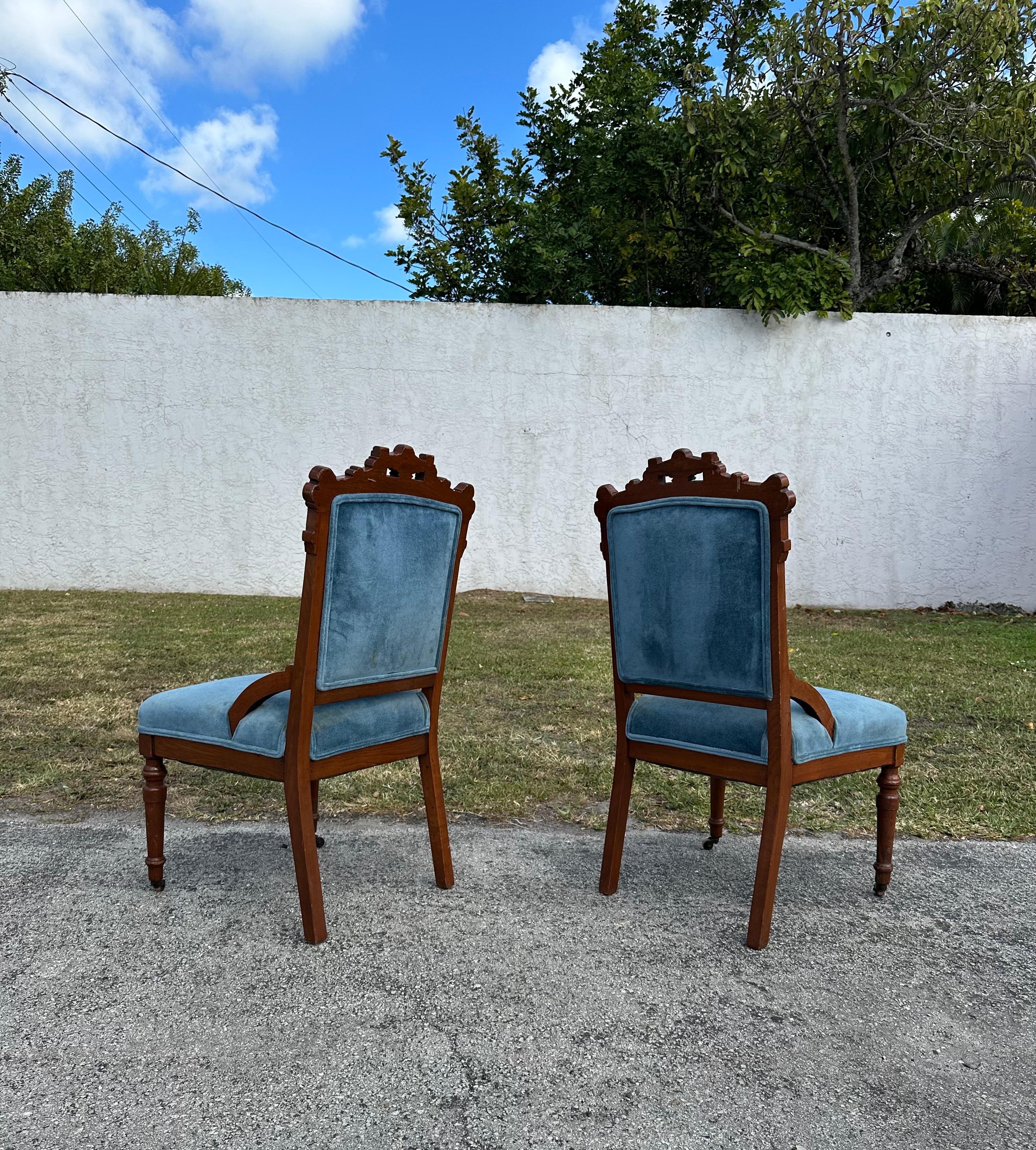 19th Century Victorian Parlor Libarary Chairs on Castors, Set of 2 In Good Condition For Sale In Fort Lauderdale, FL