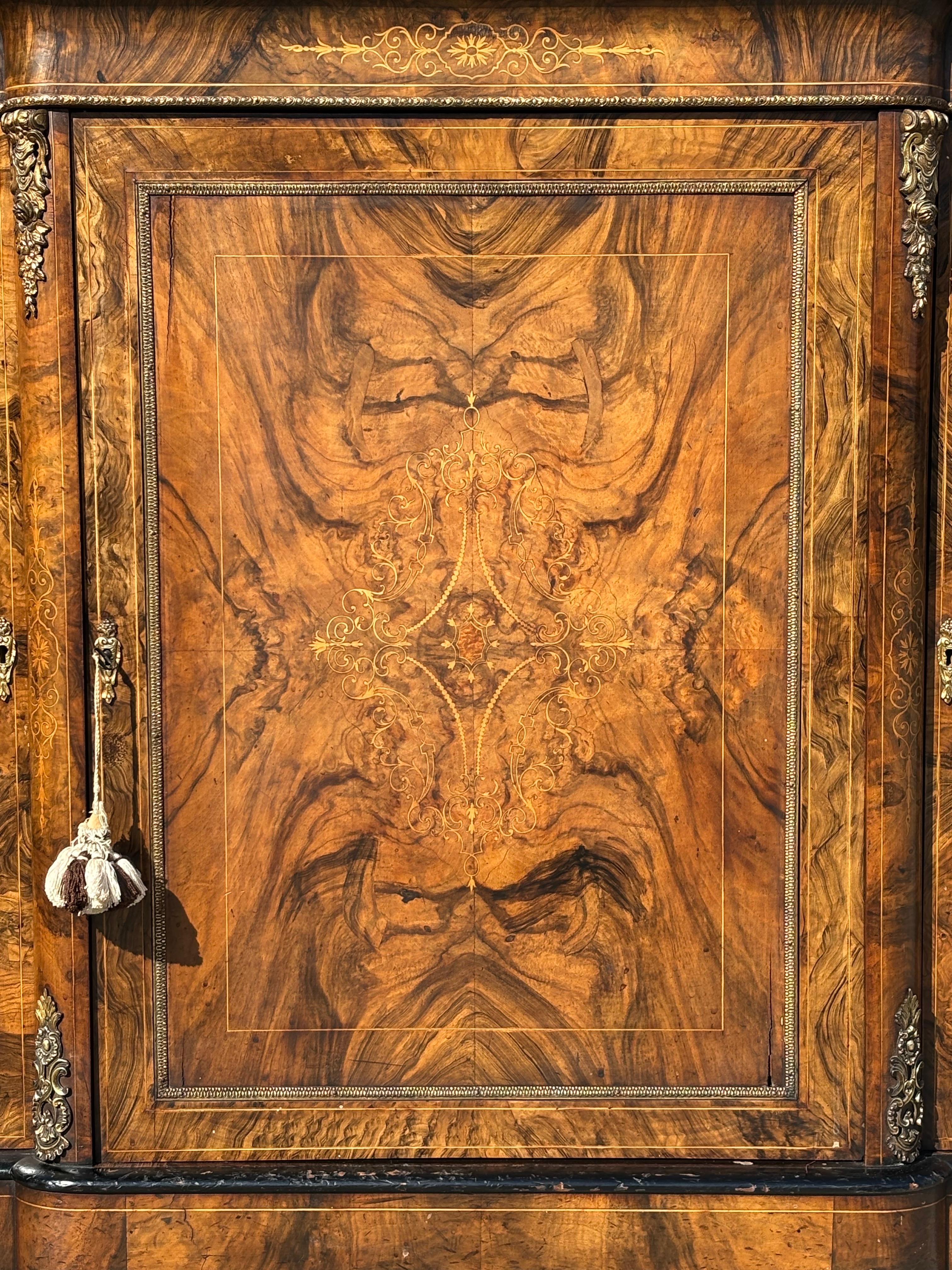 19th Century Victorian Period Burr Walnut Marquetry Credenza, 1860 In Good Condition In Petworth,West Sussex, GB