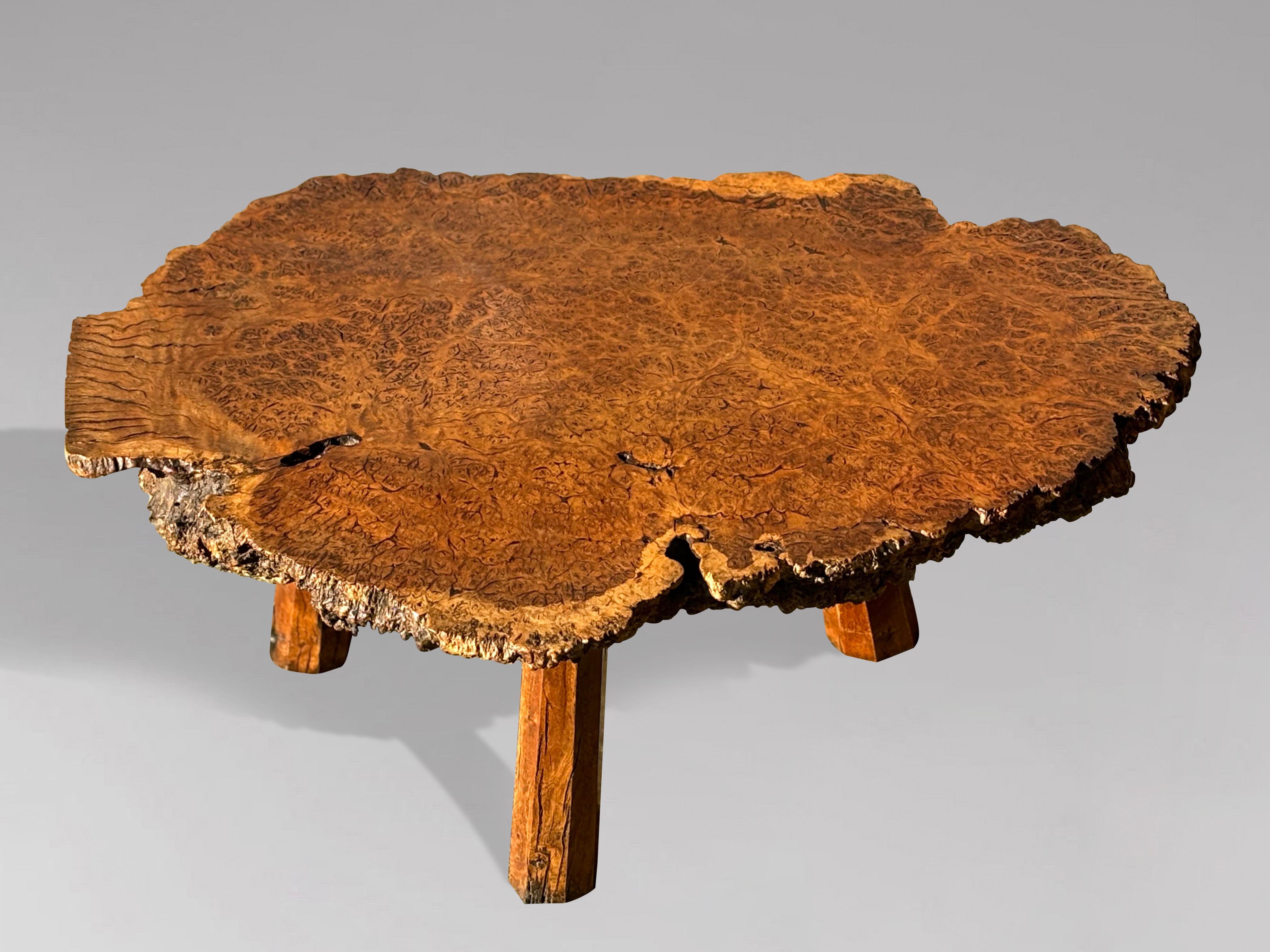 A late 19th century, Victorian beautiful English pollard oak chunky coffee table or low side table. This quality low coffee table was crafted with meticulous attention to detail, standing on tripod oak legs. This exquisite piece is a harmonious