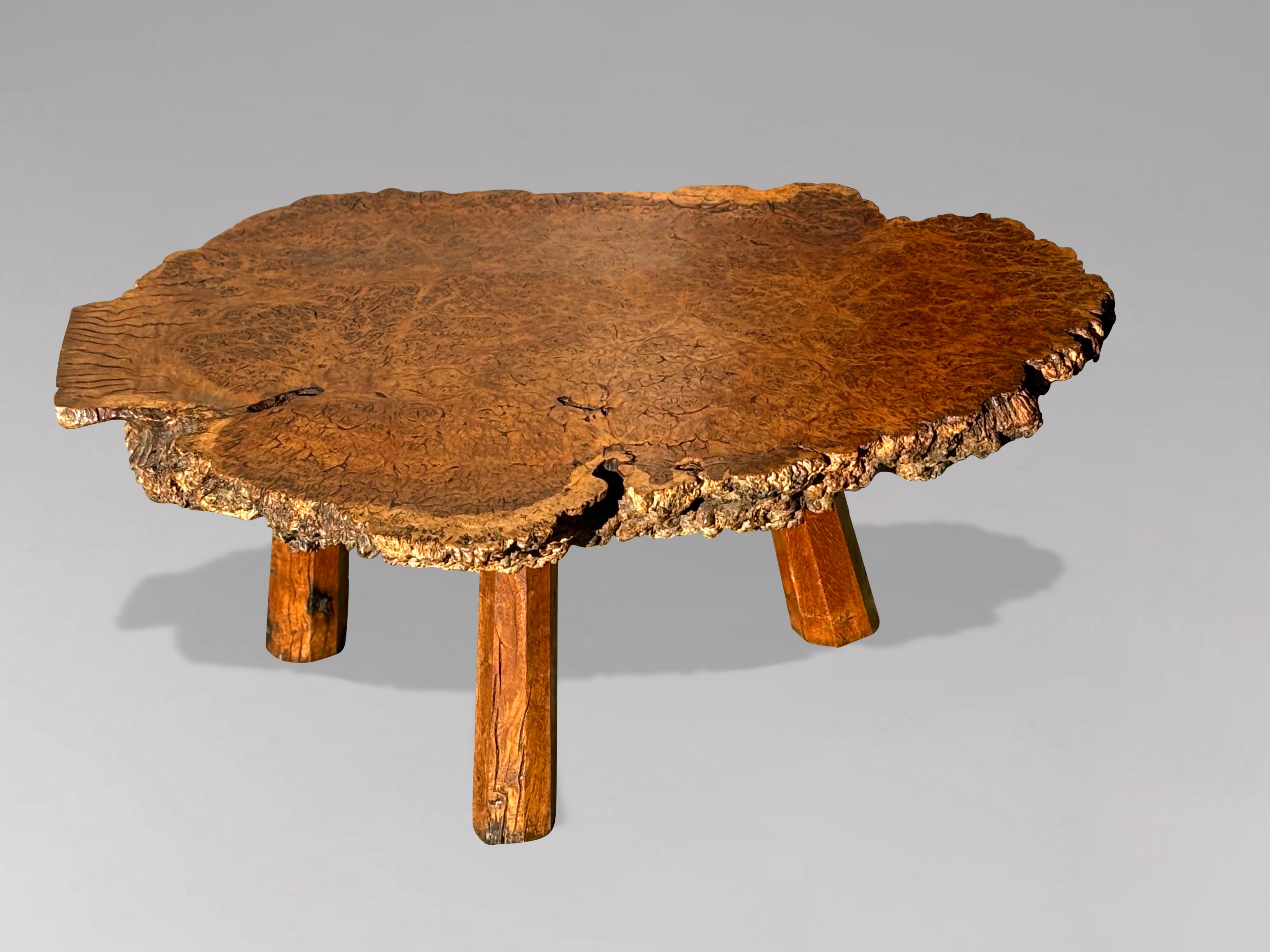 Chêne Table à café en chêne massif Pollard du 19e siècle, d'époque victorienne en vente