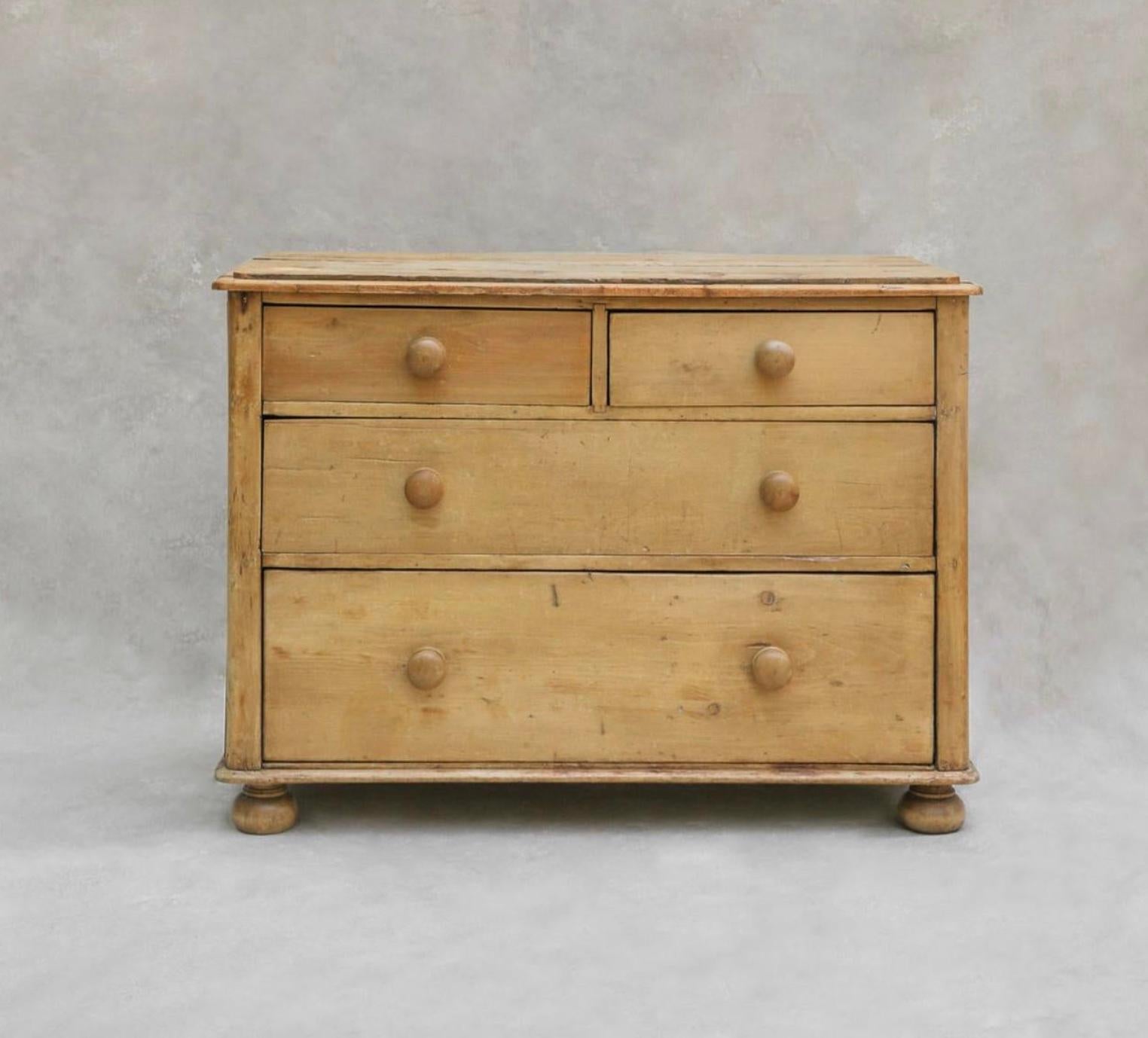 19th Century Victorian Pine 2 Over 2 Chest of Drawers In Good Condition In Franklin, TN