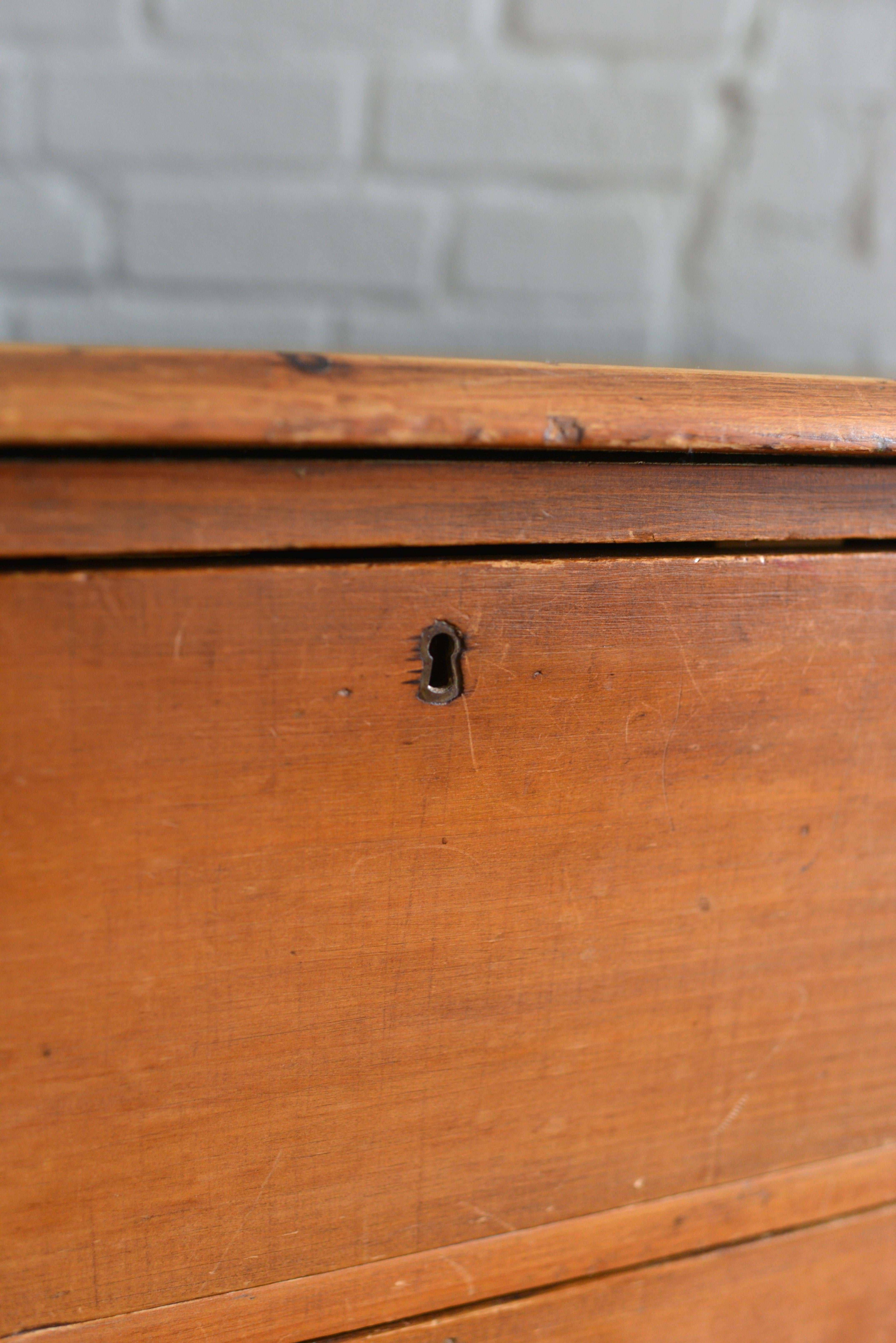 19th Century Victorian Pine Chest of Drawers 10