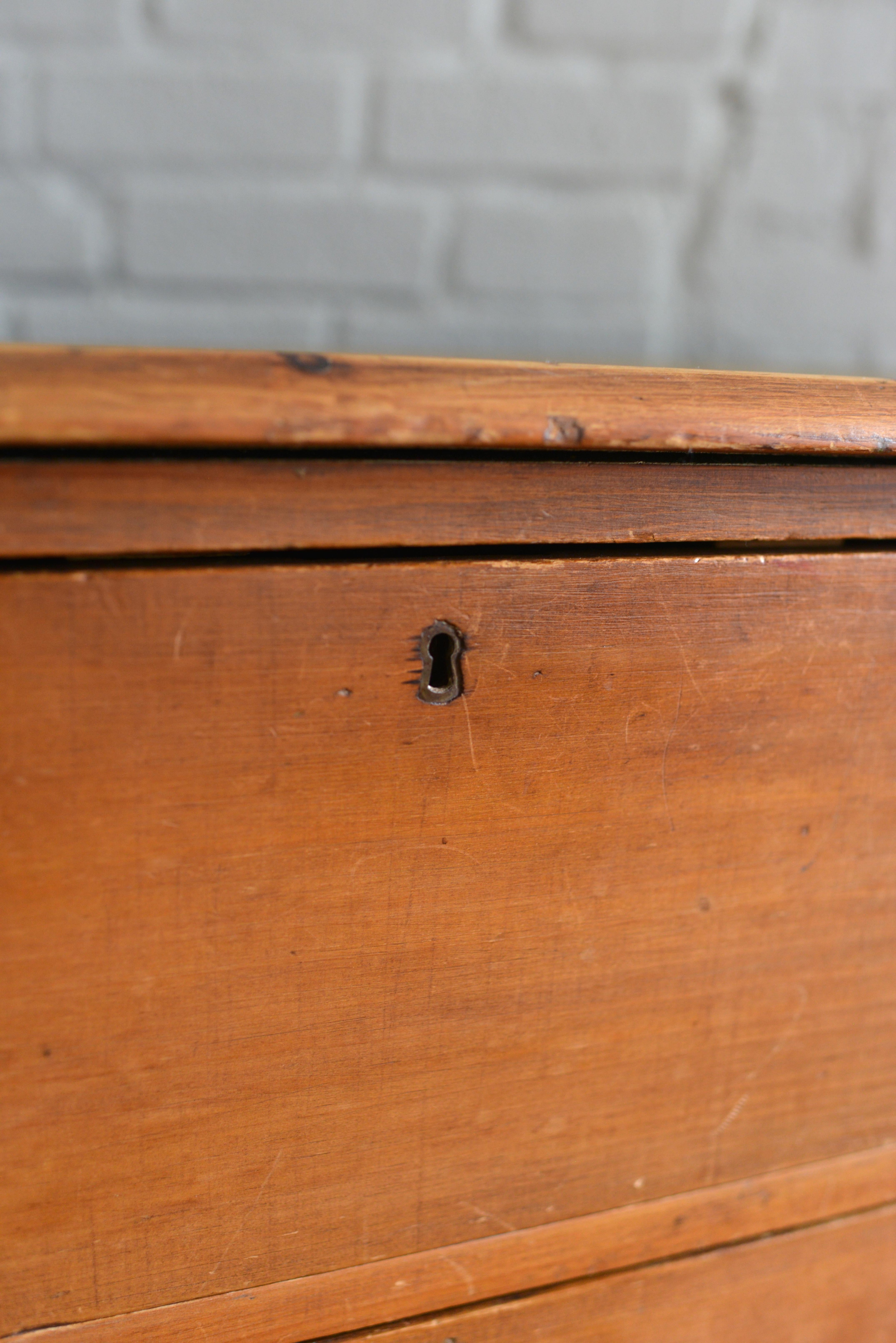 19th Century Victorian Pine Chest of Drawers 10