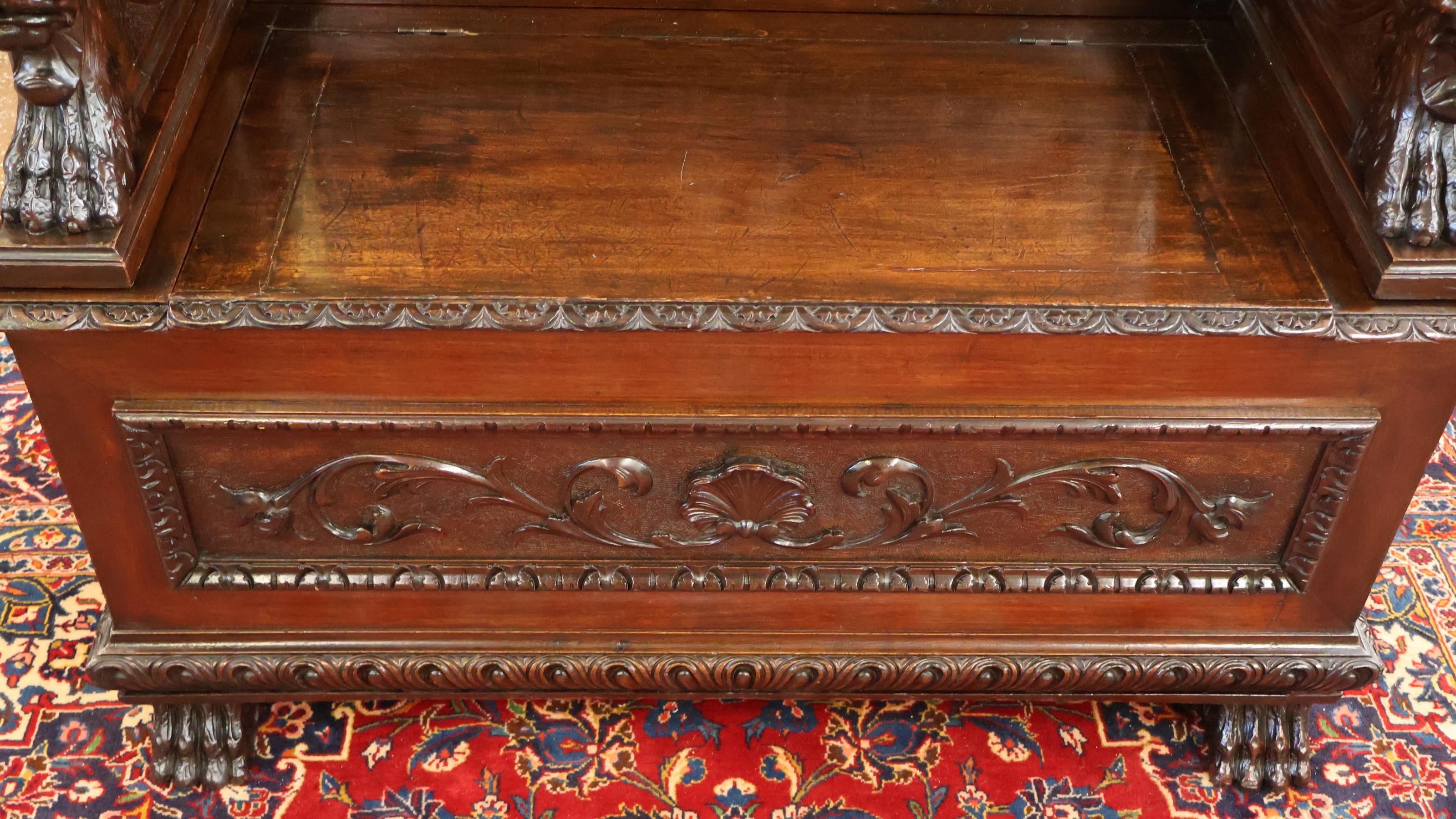 19th Century Victorian Renaissance Revival Carved Mahogany Settee Bench in vendita 6