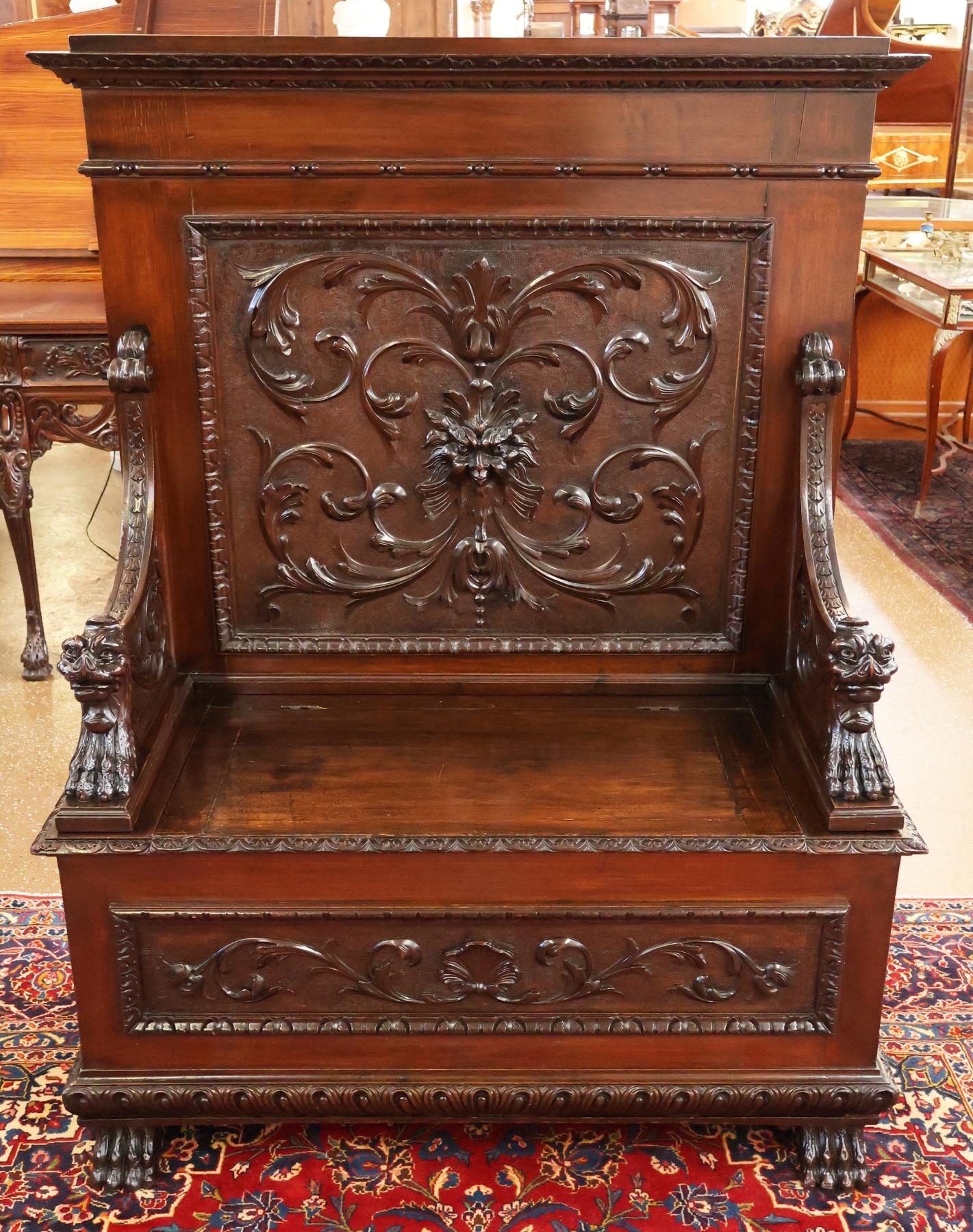 Neorinascimentale 19th Century Victorian Renaissance Revival Carved Mahogany Settee Bench in vendita