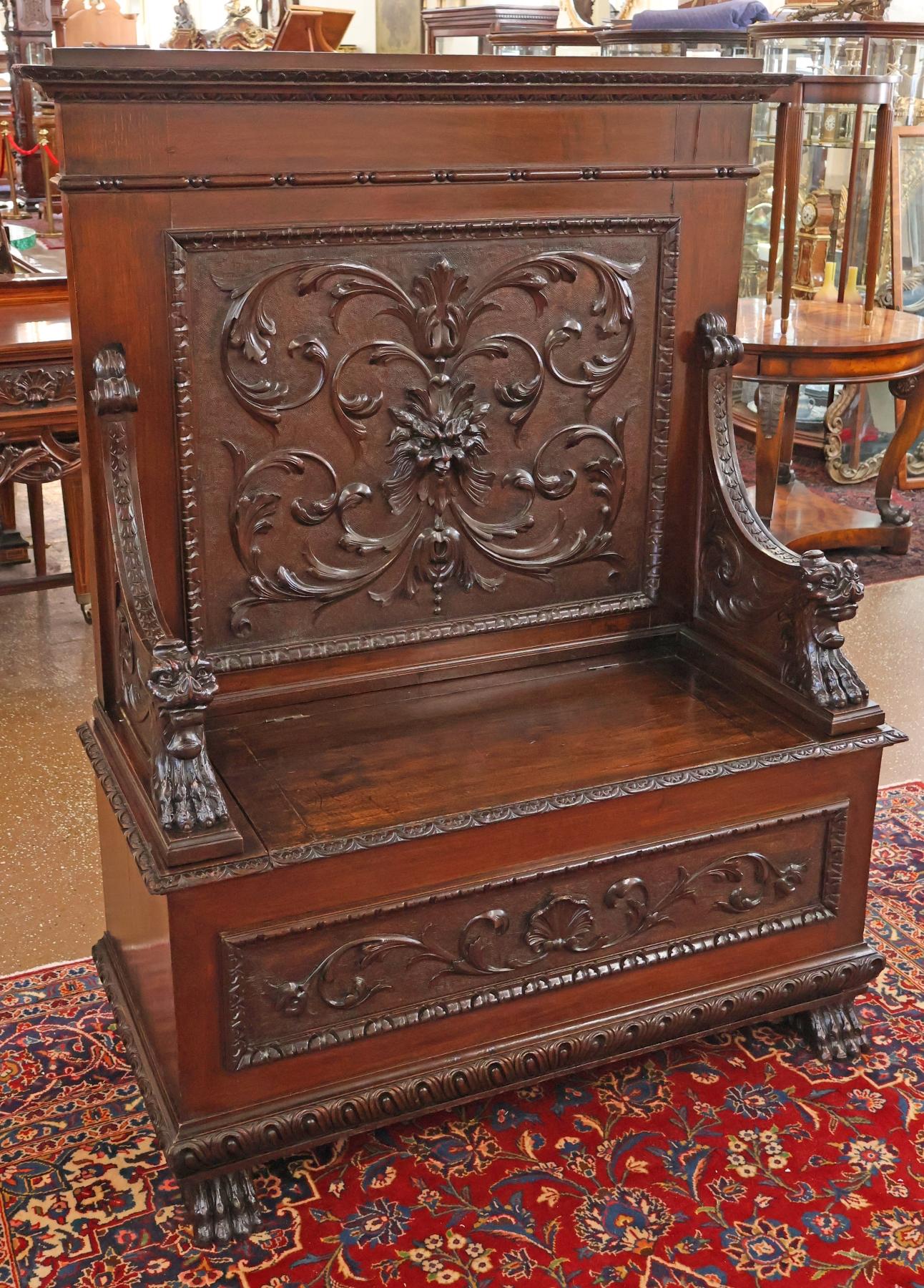 Americano 19th Century Victorian Renaissance Revival Carved Mahogany Settee Bench in vendita