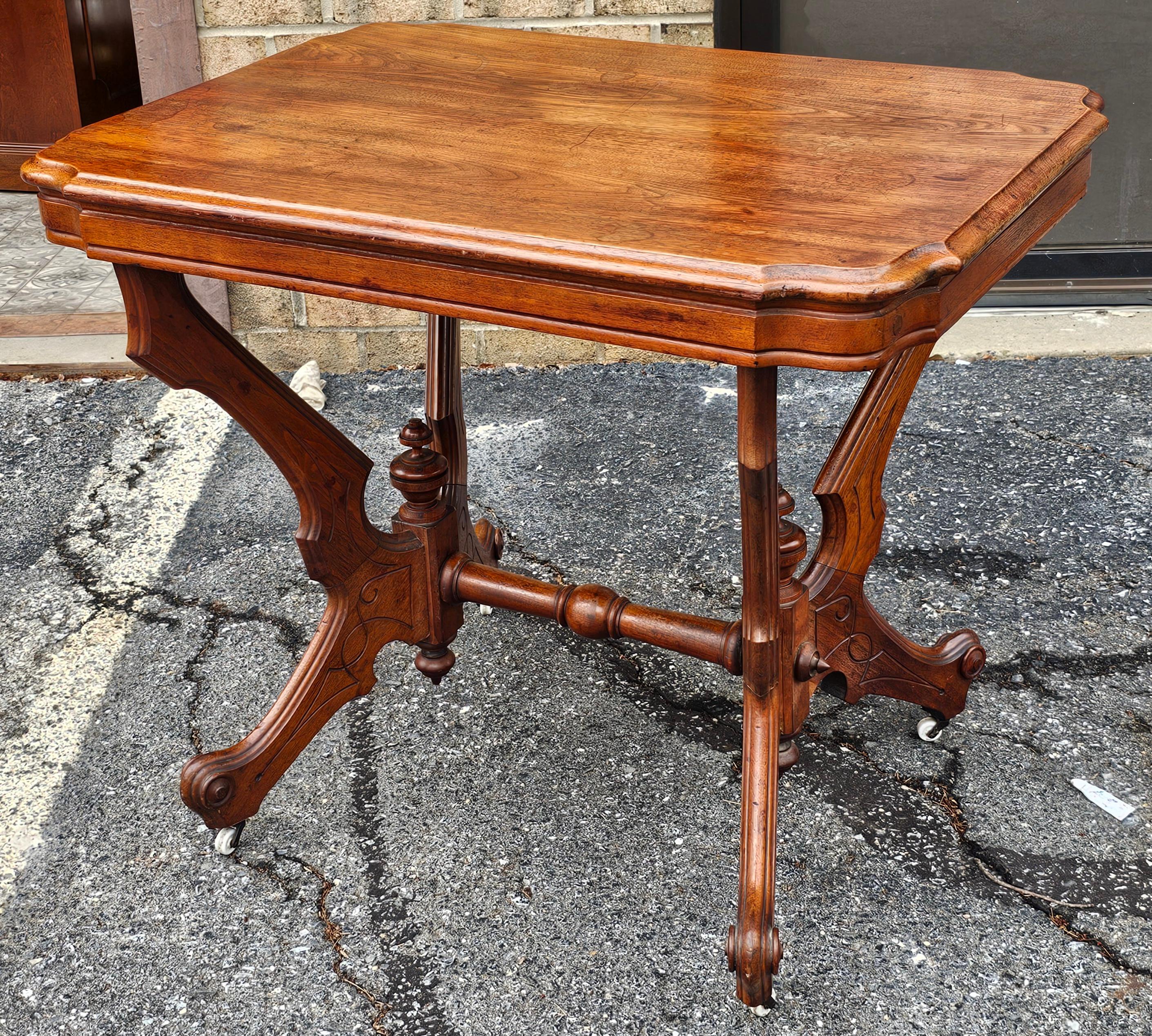 Table centrale rocococo victorienne du 19ème siècle en vente 2