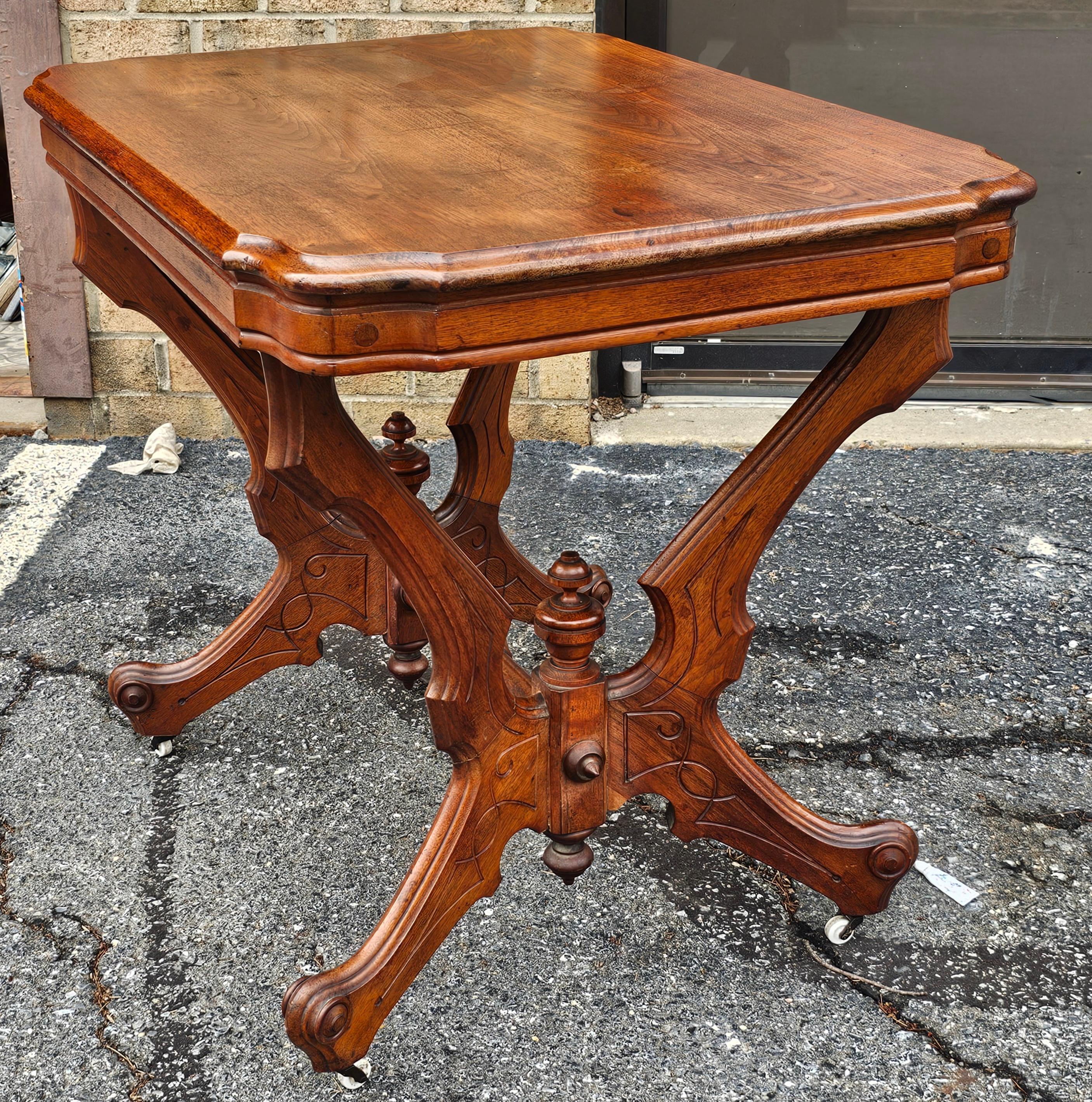 Table centrale rocococo victorienne du 19ème siècle en vente 1