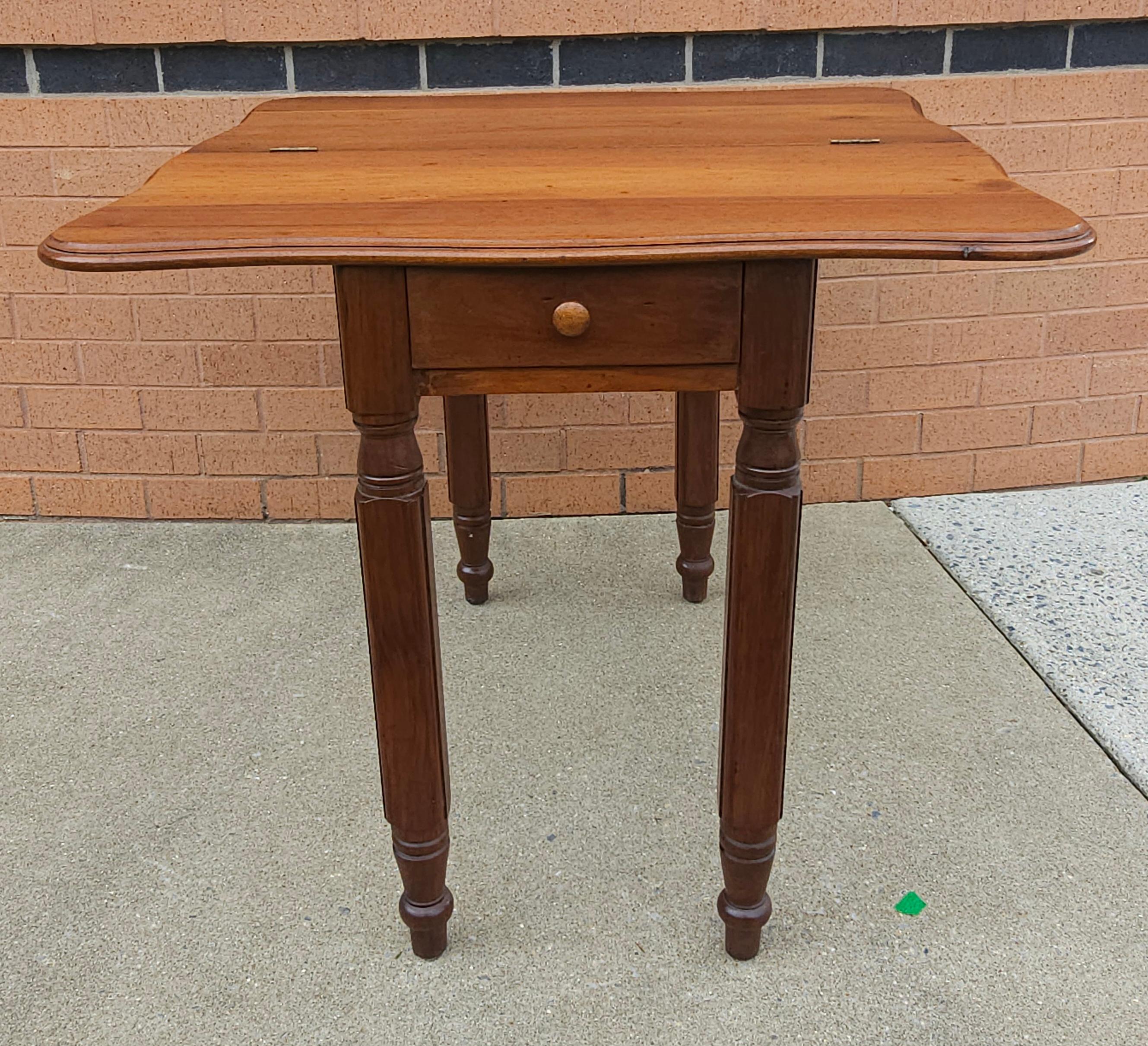 19th Century Victorian Rococo Style Walnut Serpentine Fold-Top Tea Table For Sale 5