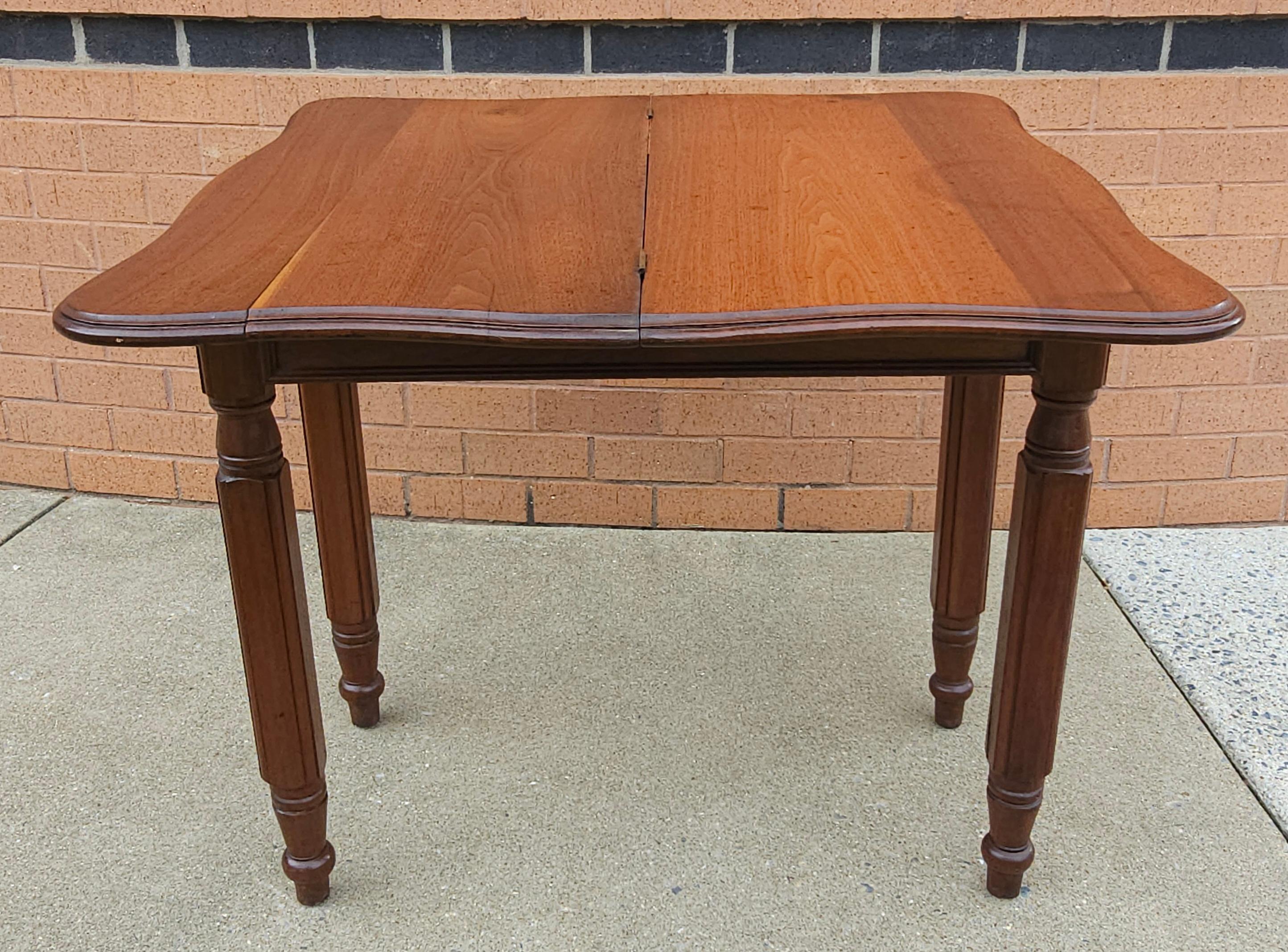 19th Century Victorian Rococo Style Walnut Serpentine Fold-Top Tea Table For Sale 3