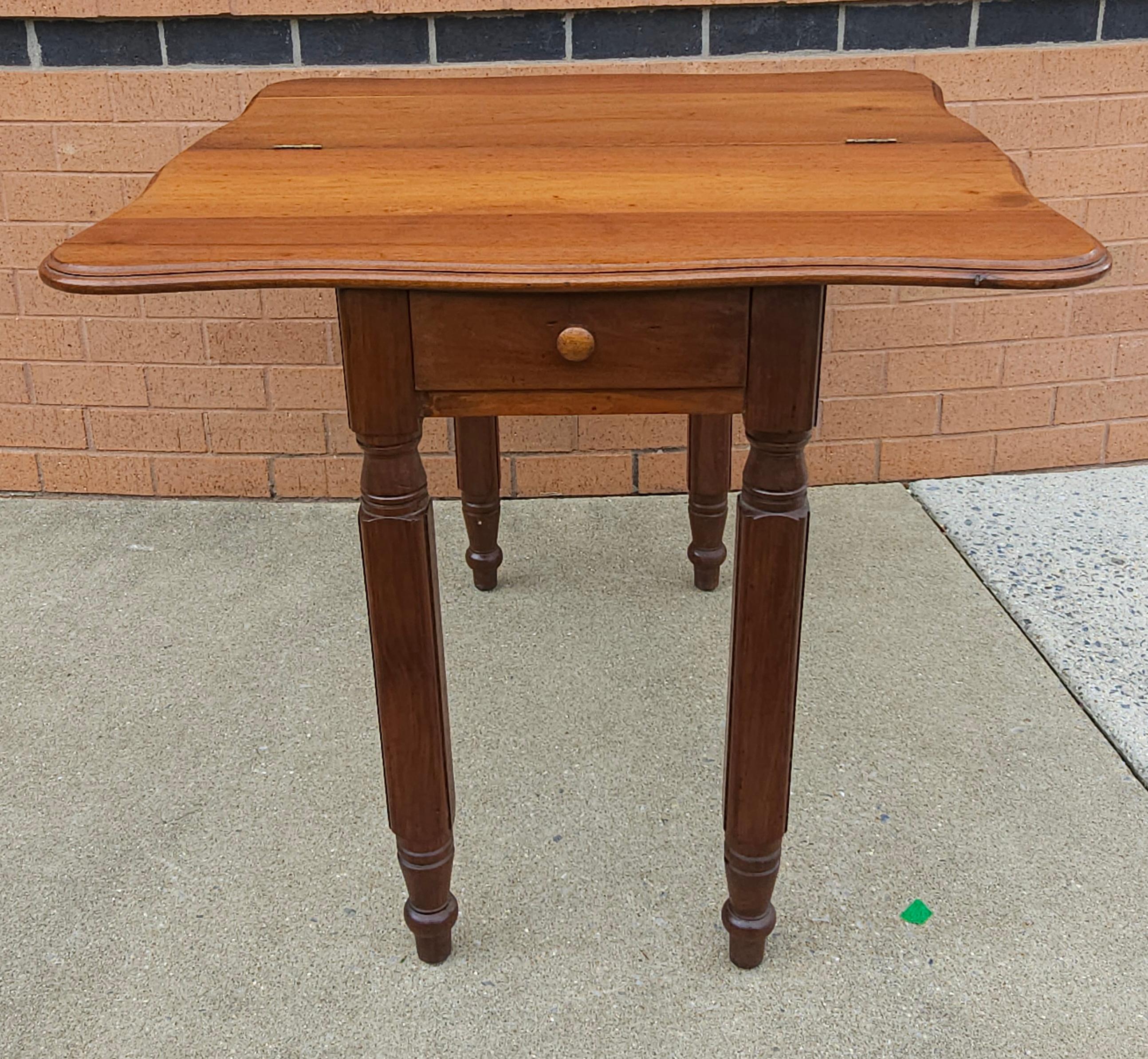 19th Century Victorian Rococo Style Walnut Serpentine Fold-Top Tea Table For Sale 4
