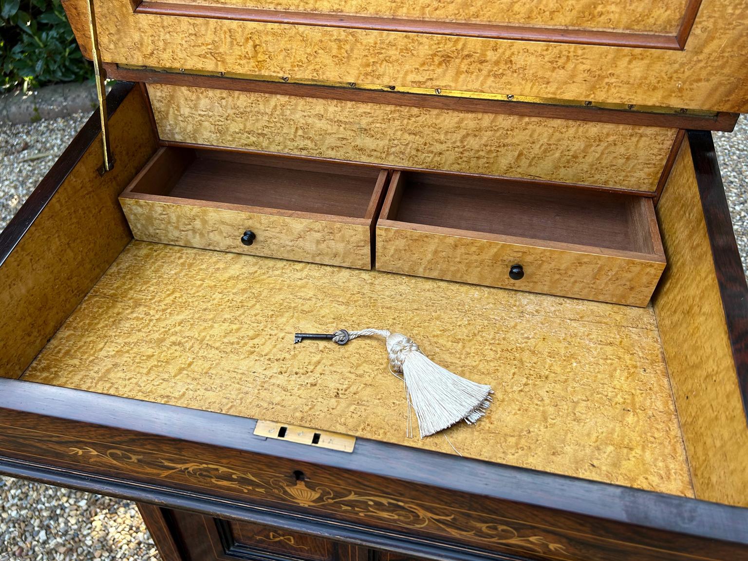 19. Jahrhundert Viktorianisch Palisander Intarsien Davenport im Angebot 11