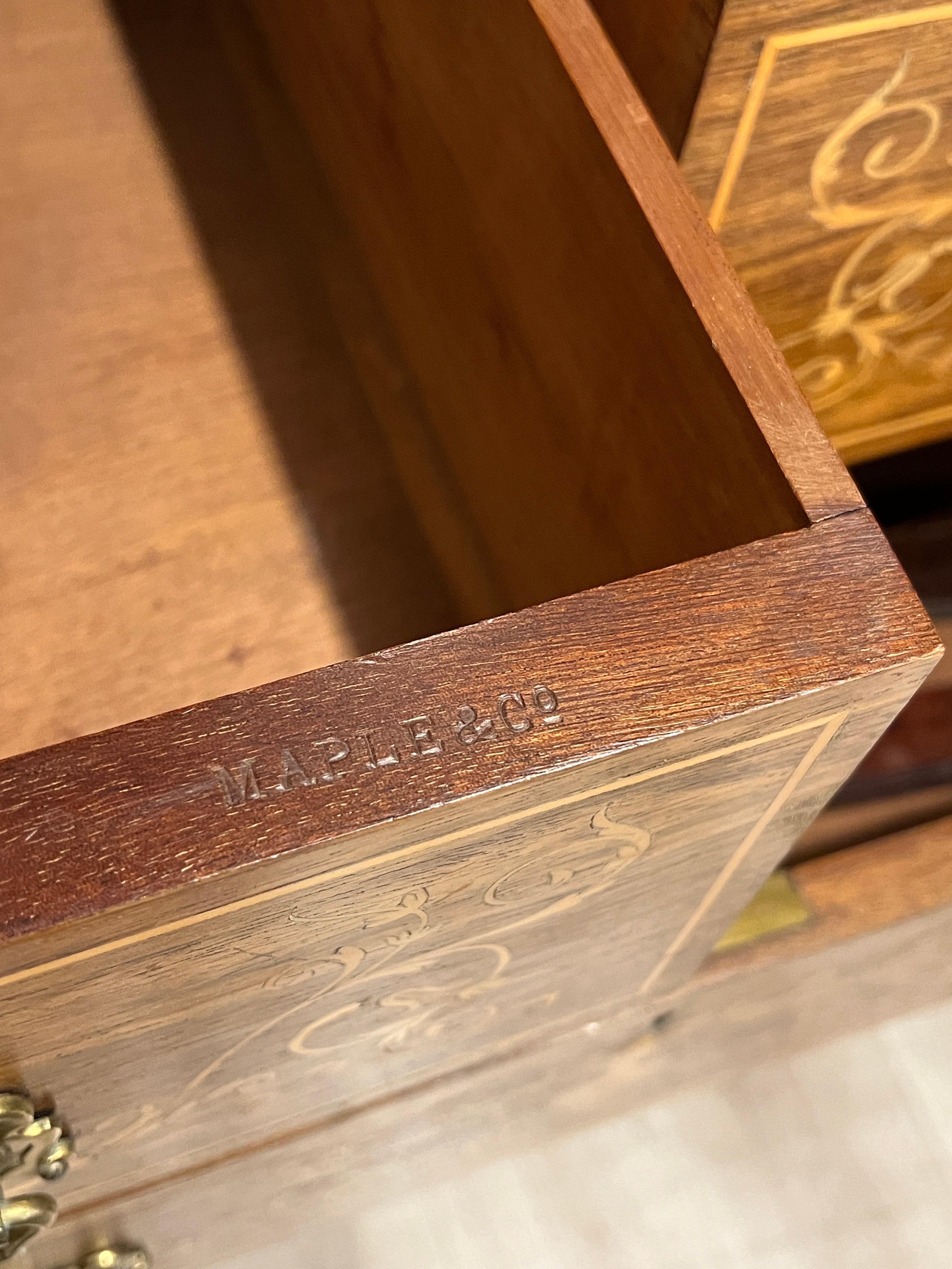 19. Jahrhundert Viktorianische Palisander Intarsien Schränke Maple&Co 1860  im Angebot 11