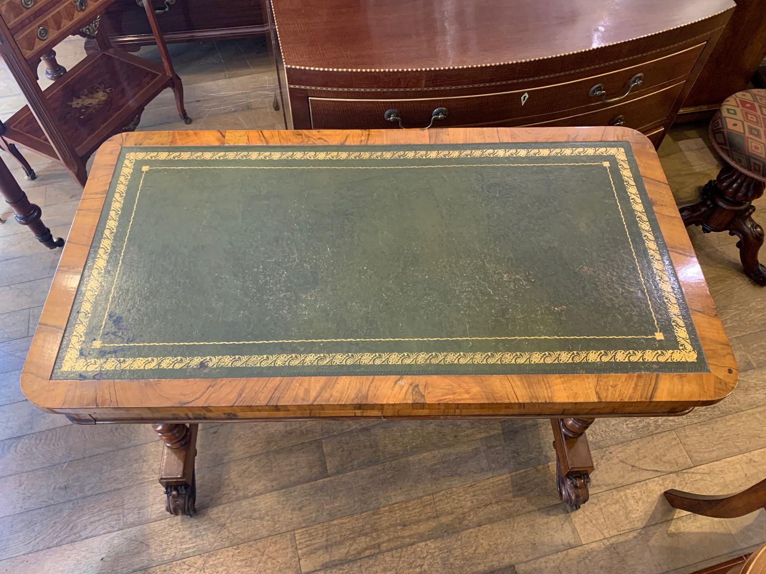 19th Century Victorian Rosewood Writing Table In Good Condition In Richmond, Surrey
