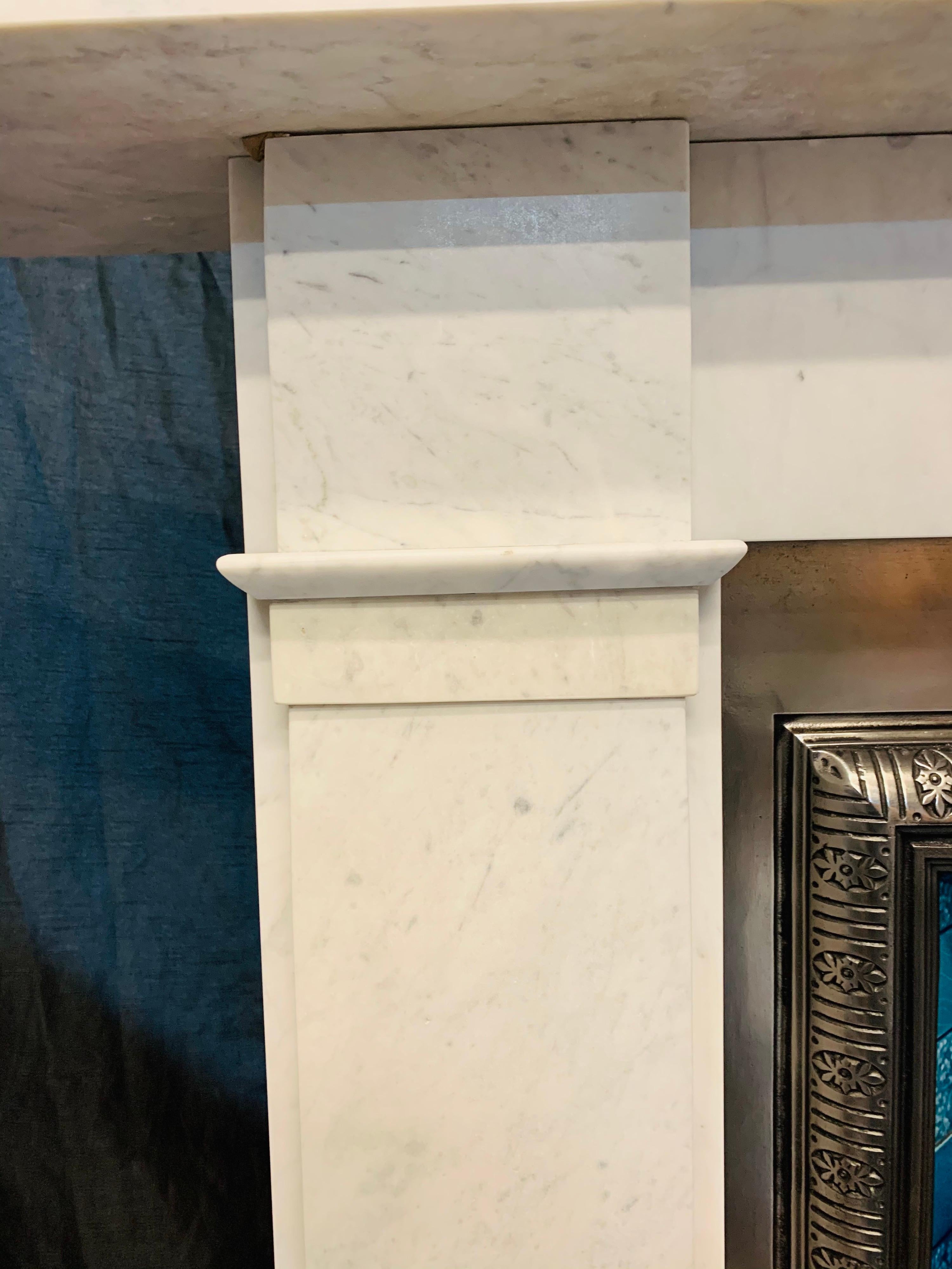 Viktorianische schottische Carrara-Marmor-Kaminsims aus dem 19. Jahrhundert im Angebot 8