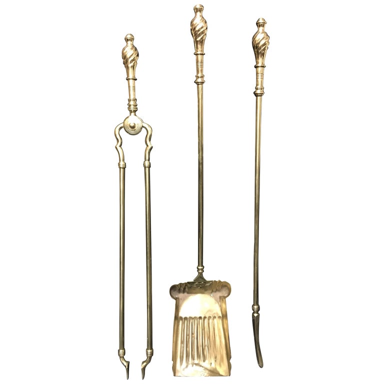 Outils de cheminée modernistes pour pèlerins en laiton et en fer - En vente sur