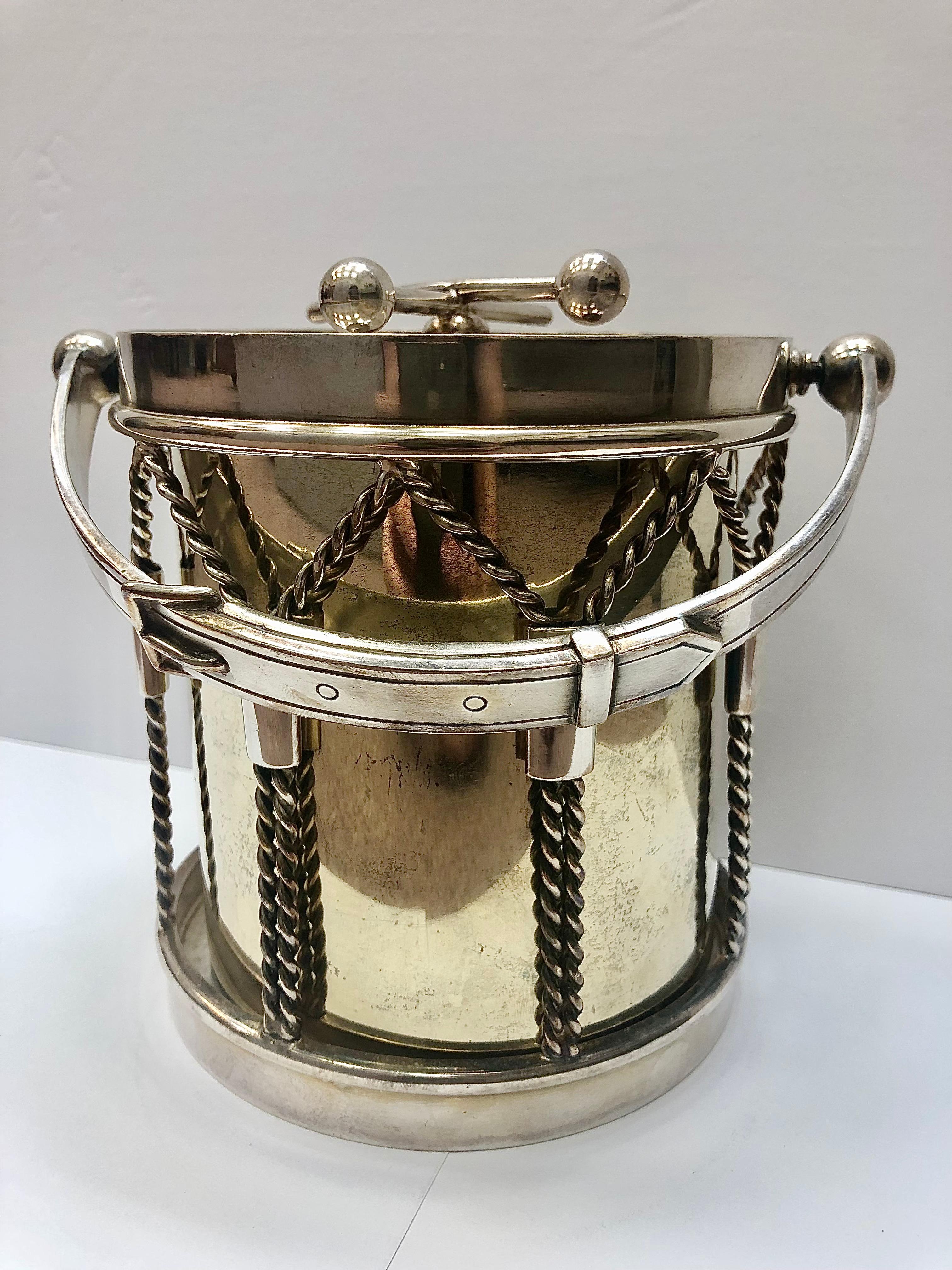 19th Century Victorian Silver Plate Drum Ice Bucket, Circa 1890 For Sale 7