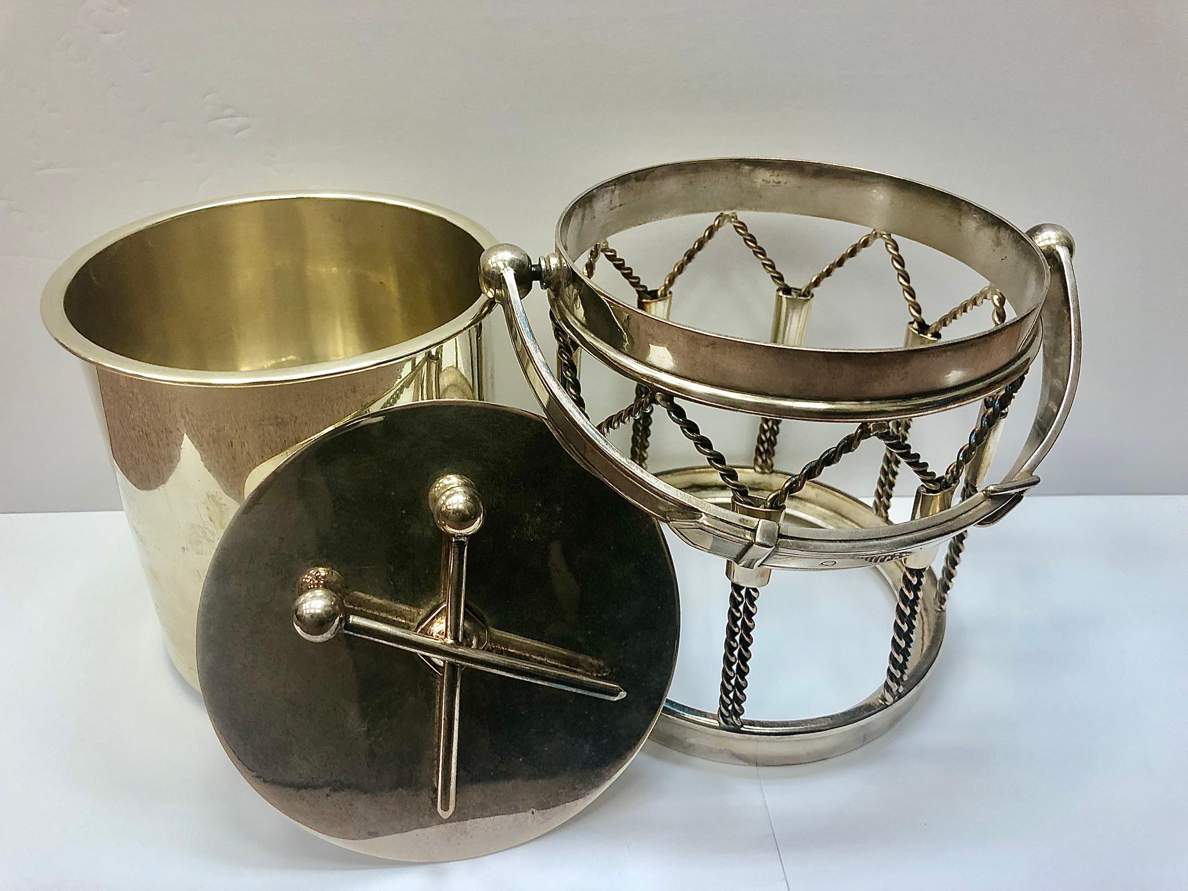 19th Century Victorian Silver Plate Drum Ice Bucket, Circa 1890 For Sale 9