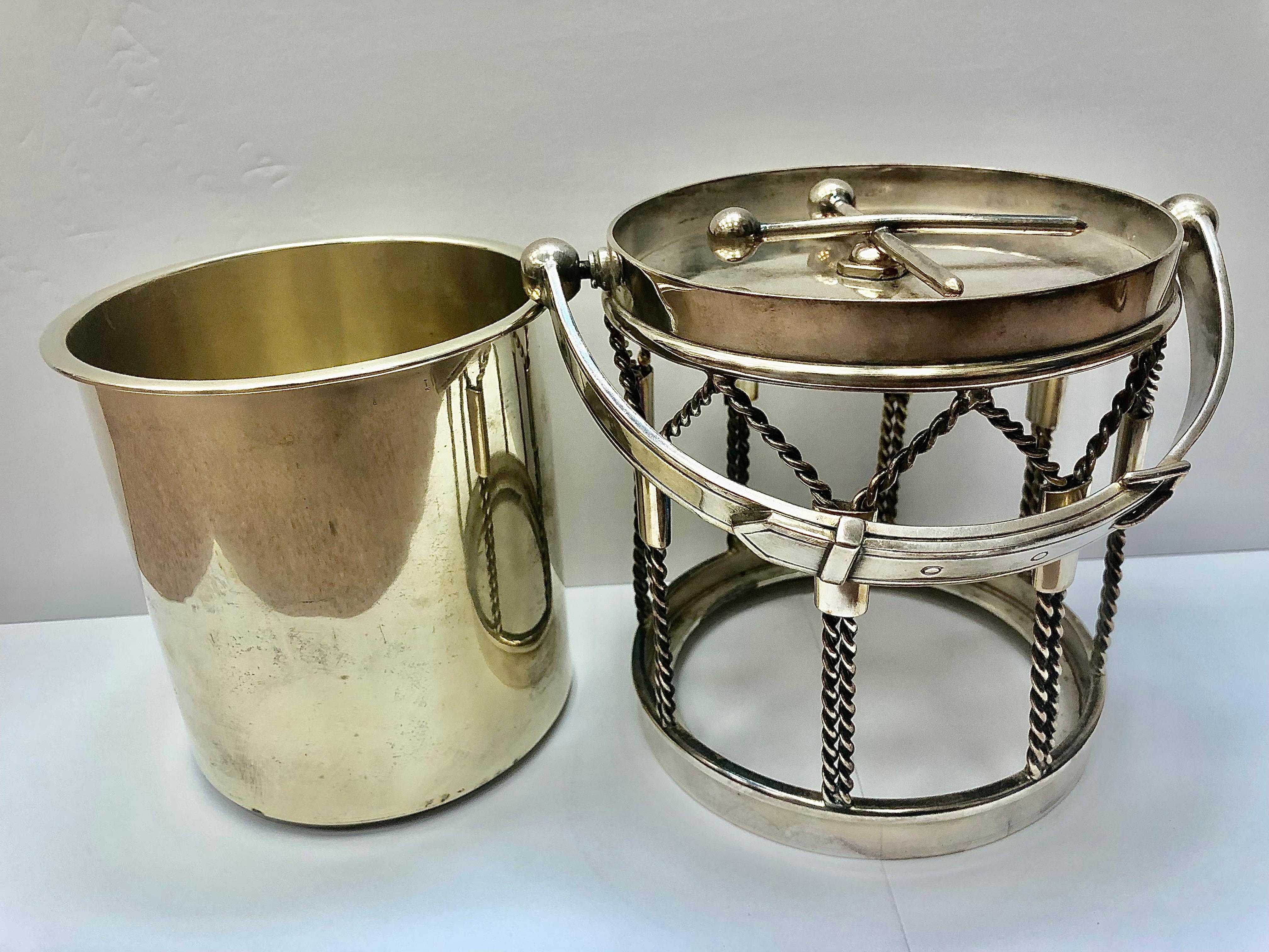 19th Century Victorian Silver Plate Drum Ice Bucket, Circa 1890 For Sale 10