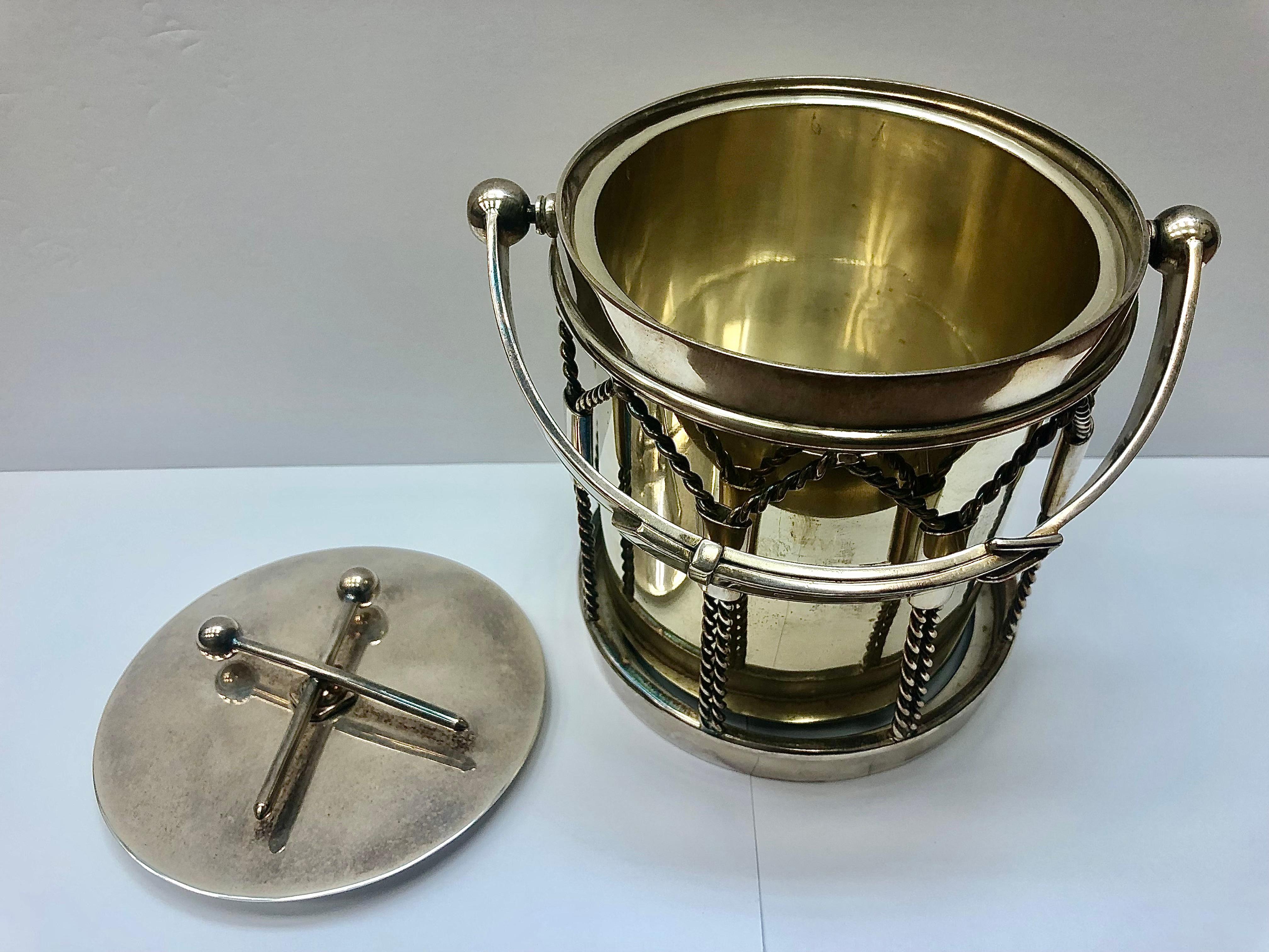19th Century Victorian Silver Plate Drum Ice Bucket, Circa 1890 For Sale 3