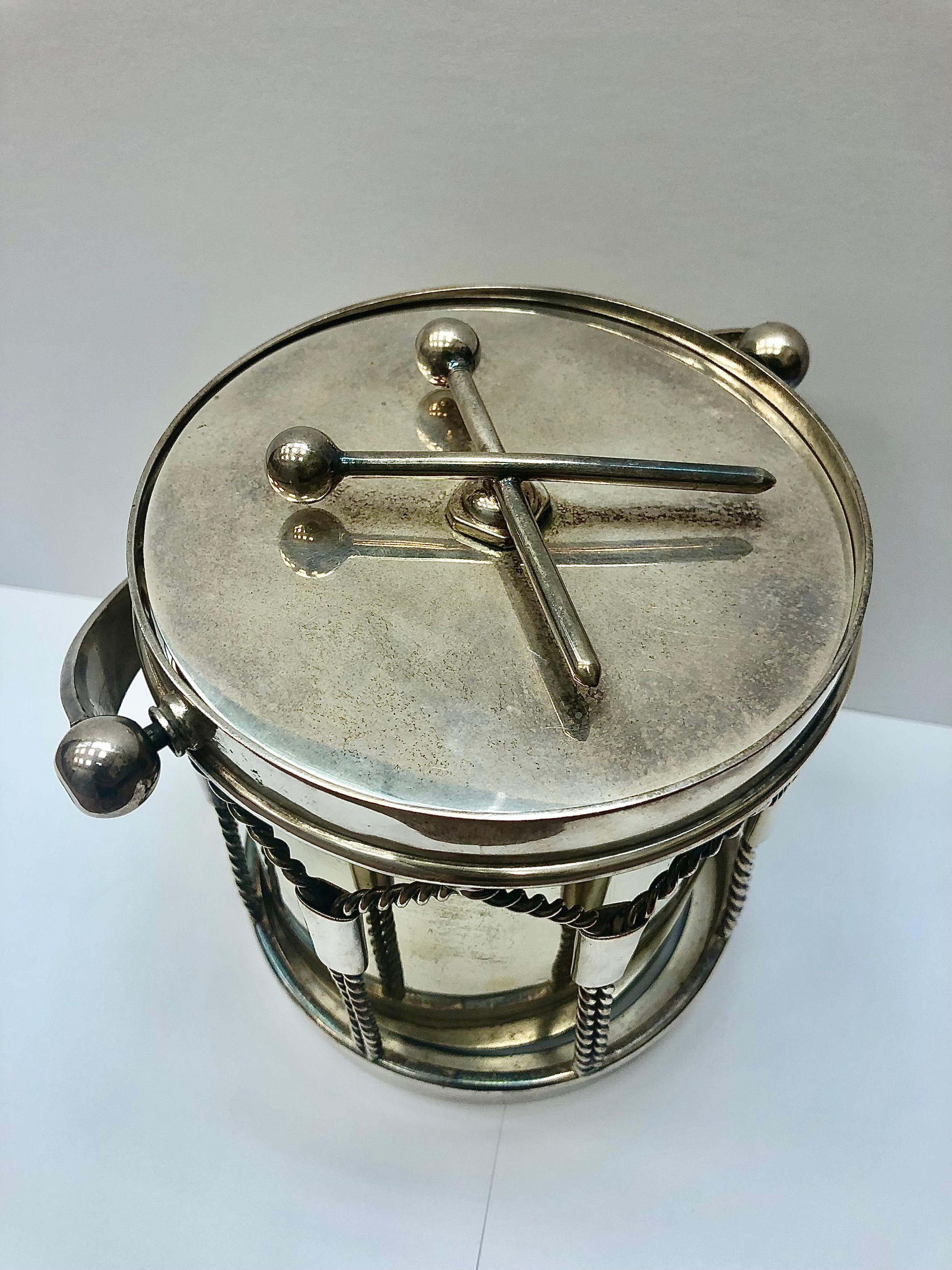 19th Century Victorian Silver Plate Drum Ice Bucket, Circa 1890 For Sale 5