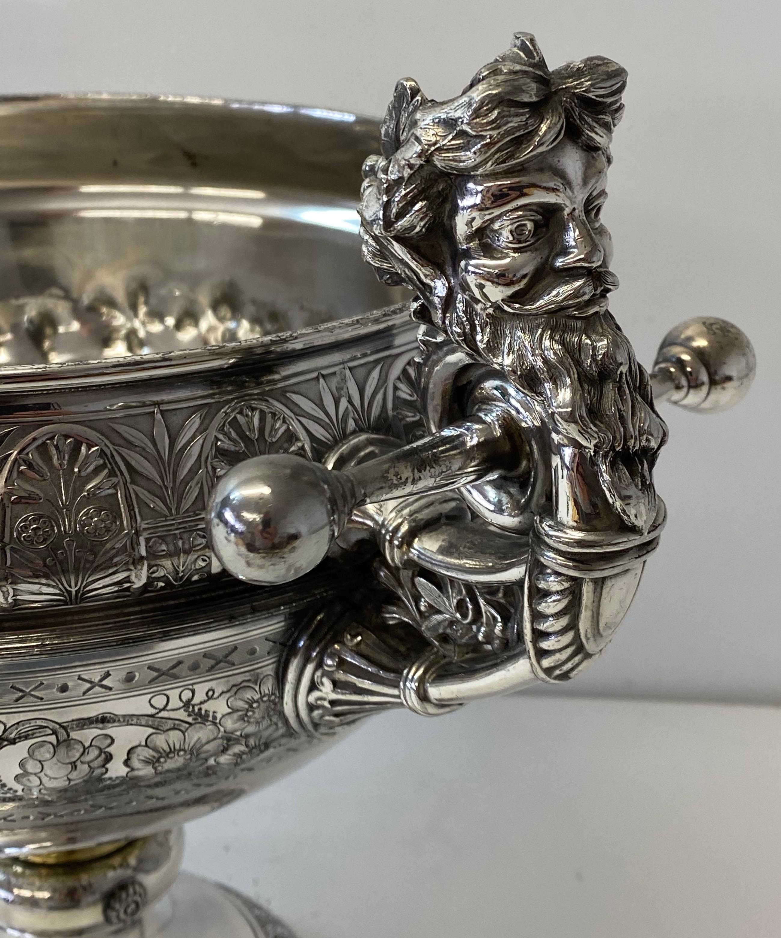 Argenté Bol à punch victorien en métal argenté du 19ème siècle en vente