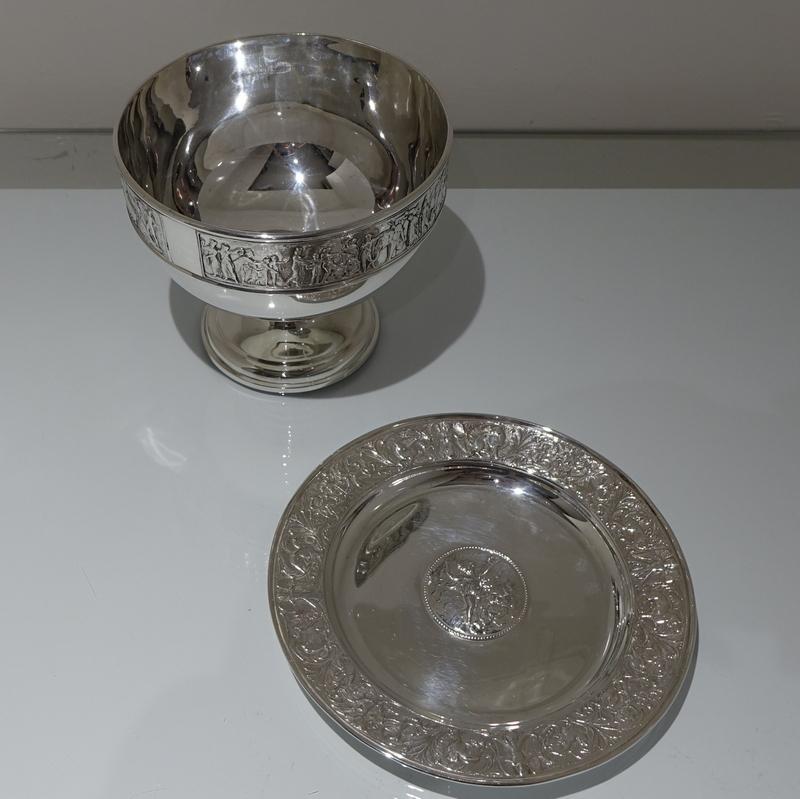 19th Century Victorian Silver-Plate Rose Bowl on Stand, circa 1890 Walker & Hall For Sale 3